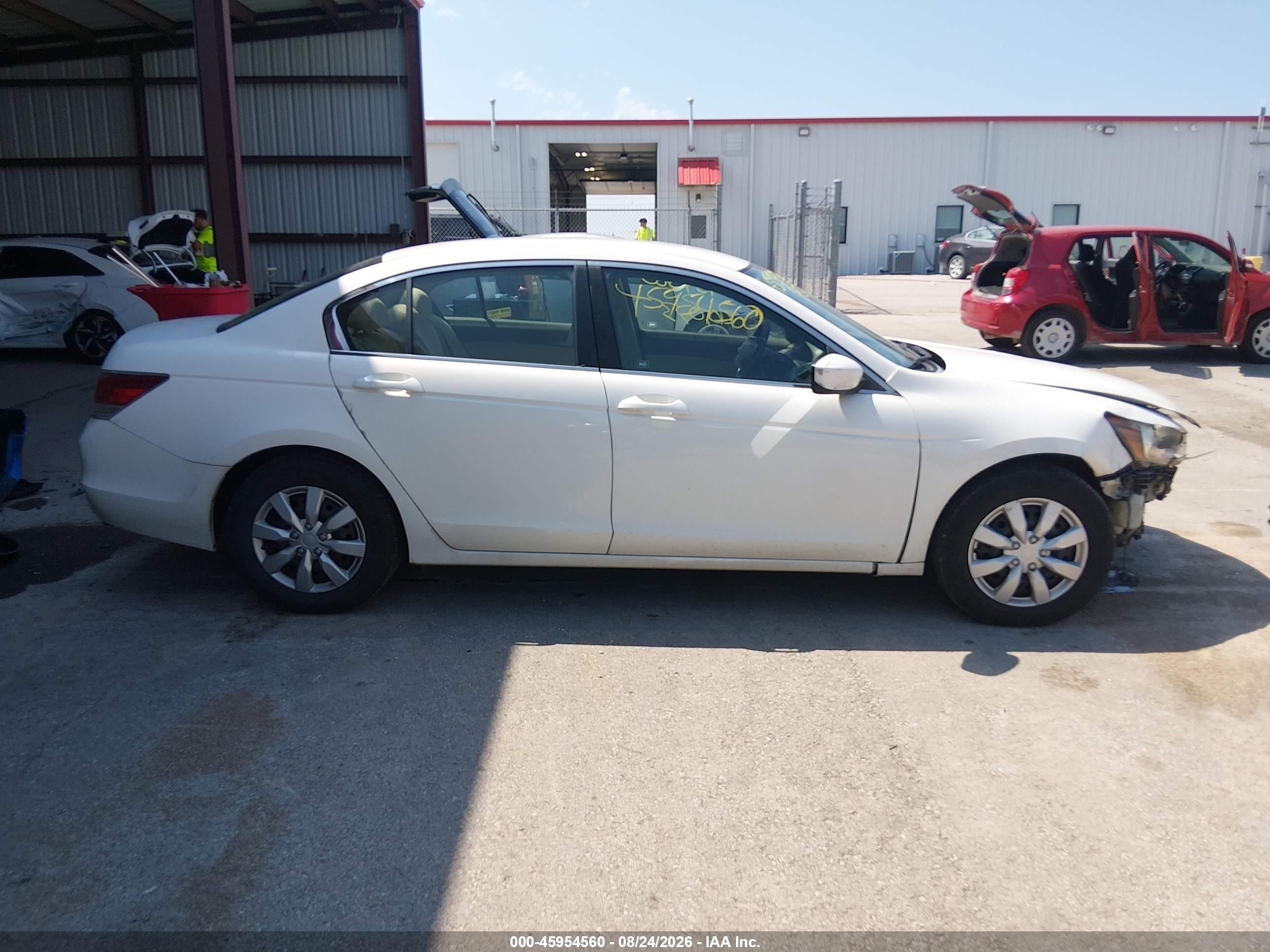 2010 Honda Accord 2.4 Lx White vin: 1HGCP2F32AA049767