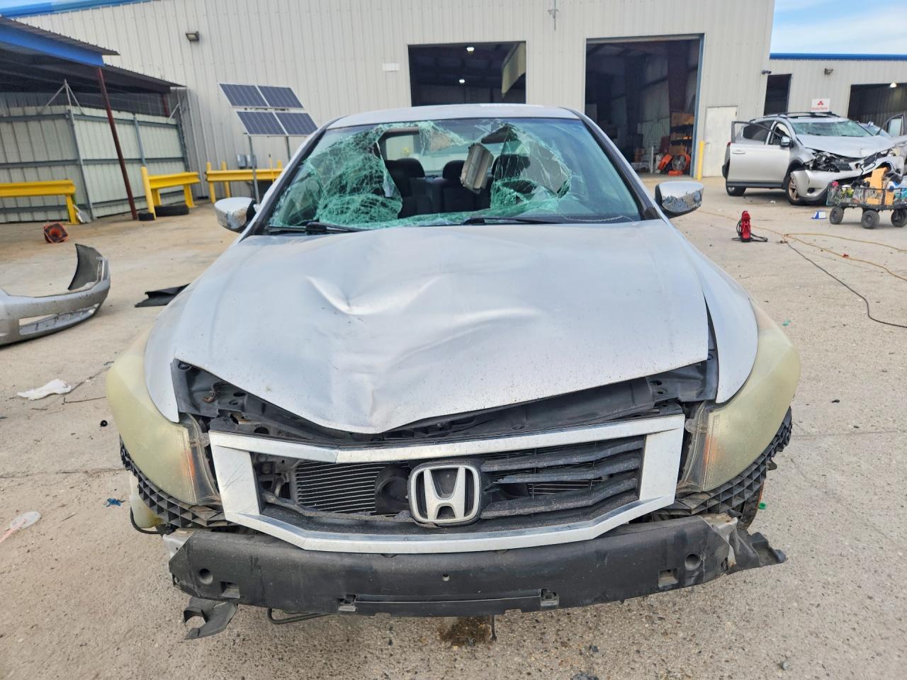 2010 Honda Accord Lx Silver vin: 1HGCP2F32AA055360