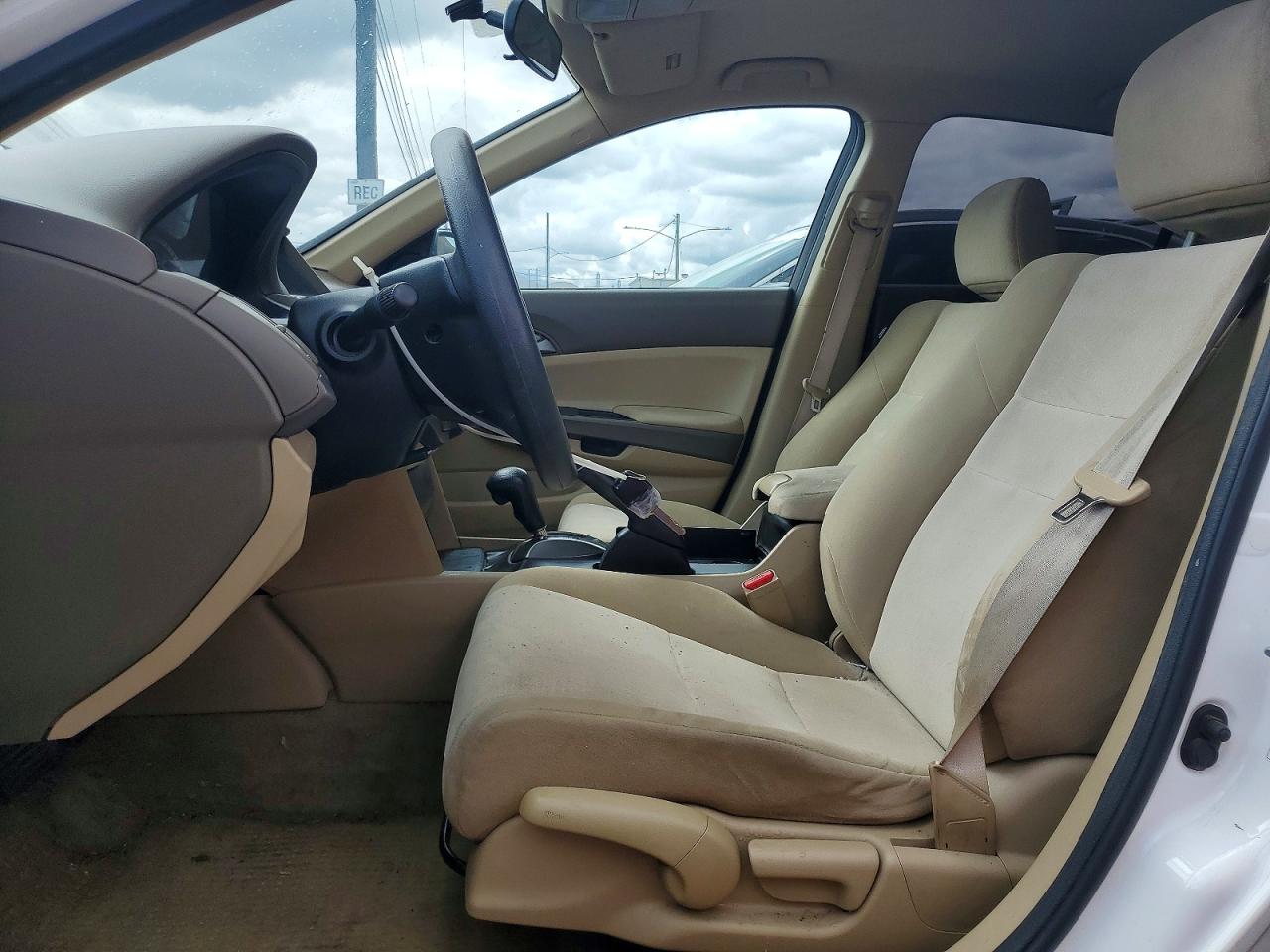 2010 Honda Accord Lx White vin: 1HGCP2F32AA103326