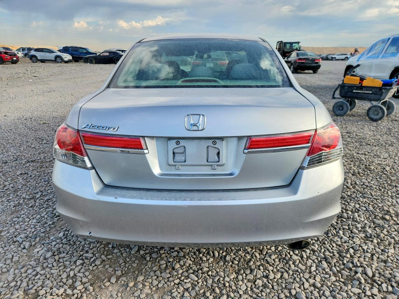2011 Honda Accord Lx Silver vin: 1HGCP2F32BA014180