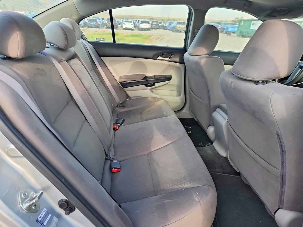 2011 Honda Accord Lx Silver vin: 1HGCP2F32BA014180