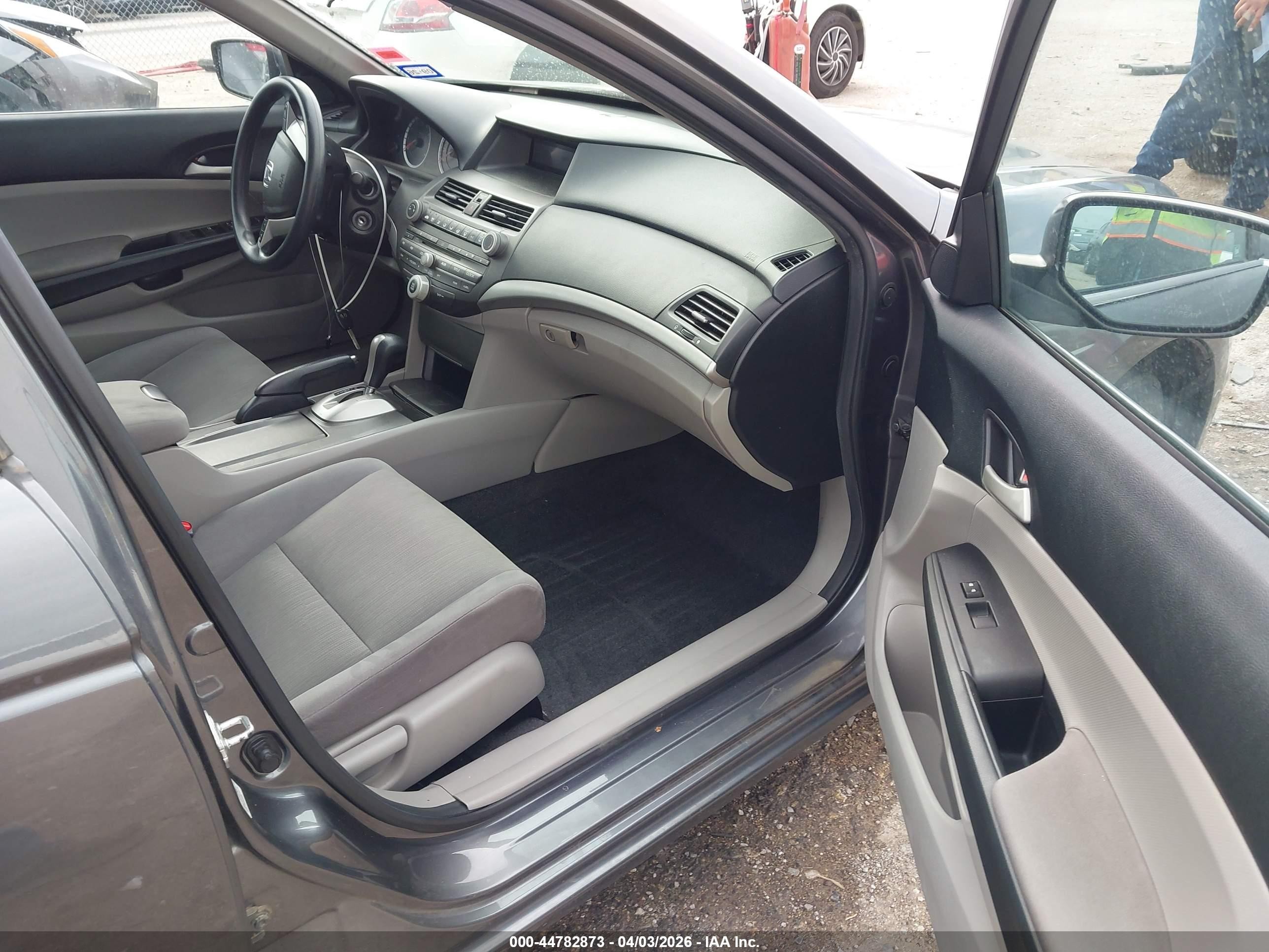 2011 Honda Accord 2.4 Lx Gray vin: 1HGCP2F32BA062617