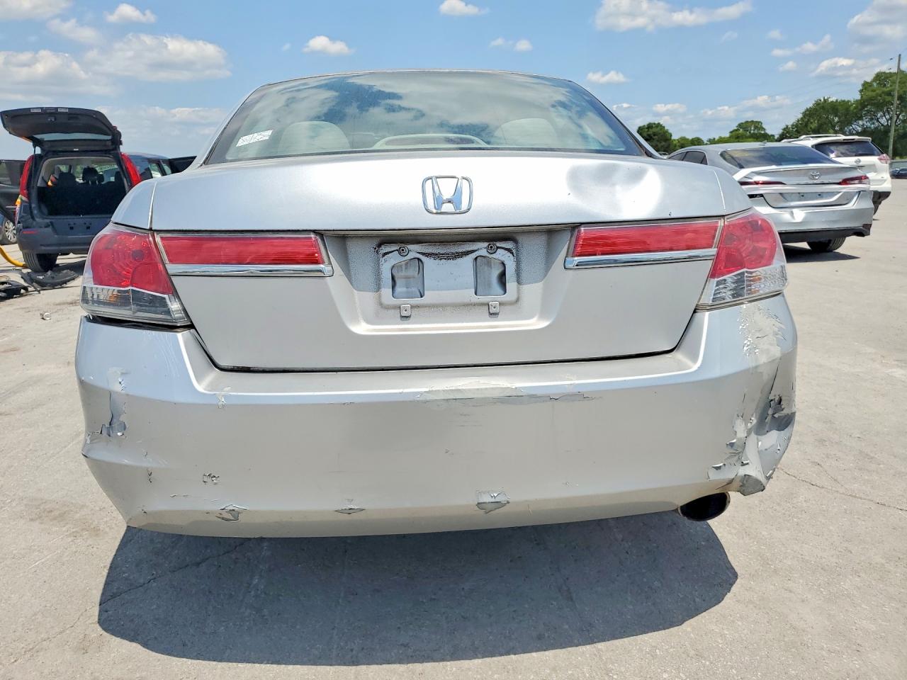2011 Honda Accord Lx Silver vin: 1HGCP2F32BA066814