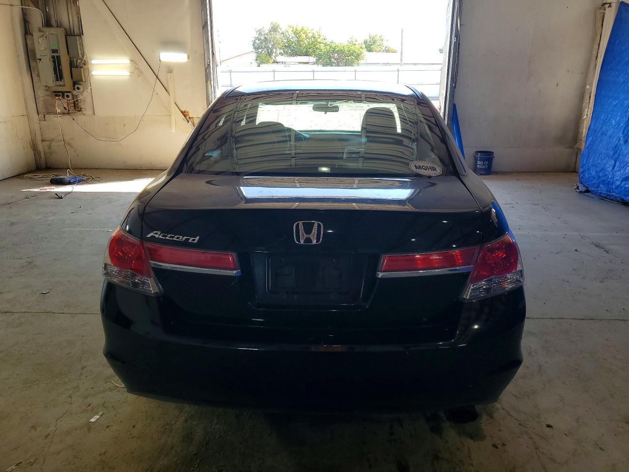 2011 Honda Accord Lx Черный vin: 1HGCP2F32BA083922