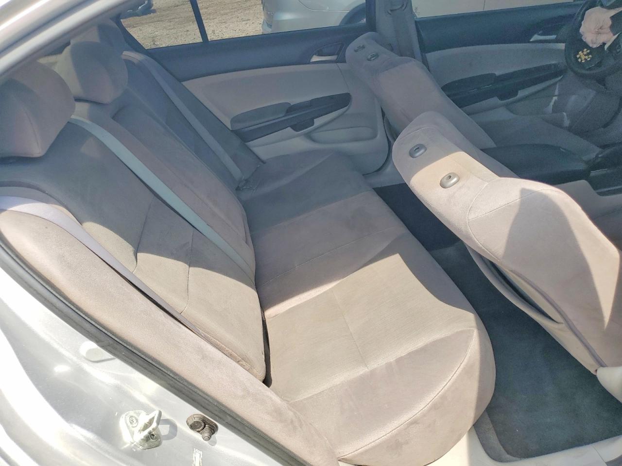 2011 Honda Accord Lx Silver vin: 1HGCP2F32BA142645