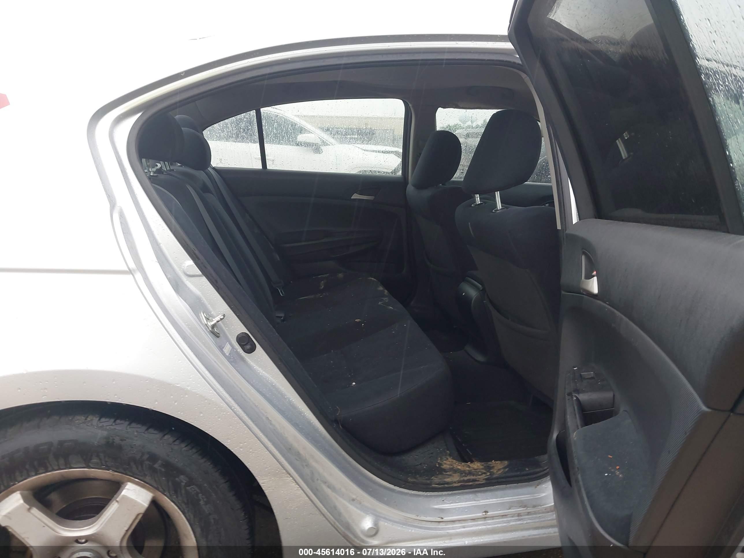 2012 Honda Accord Sdn Lx Silver vin: 1HGCP2F32CA045592