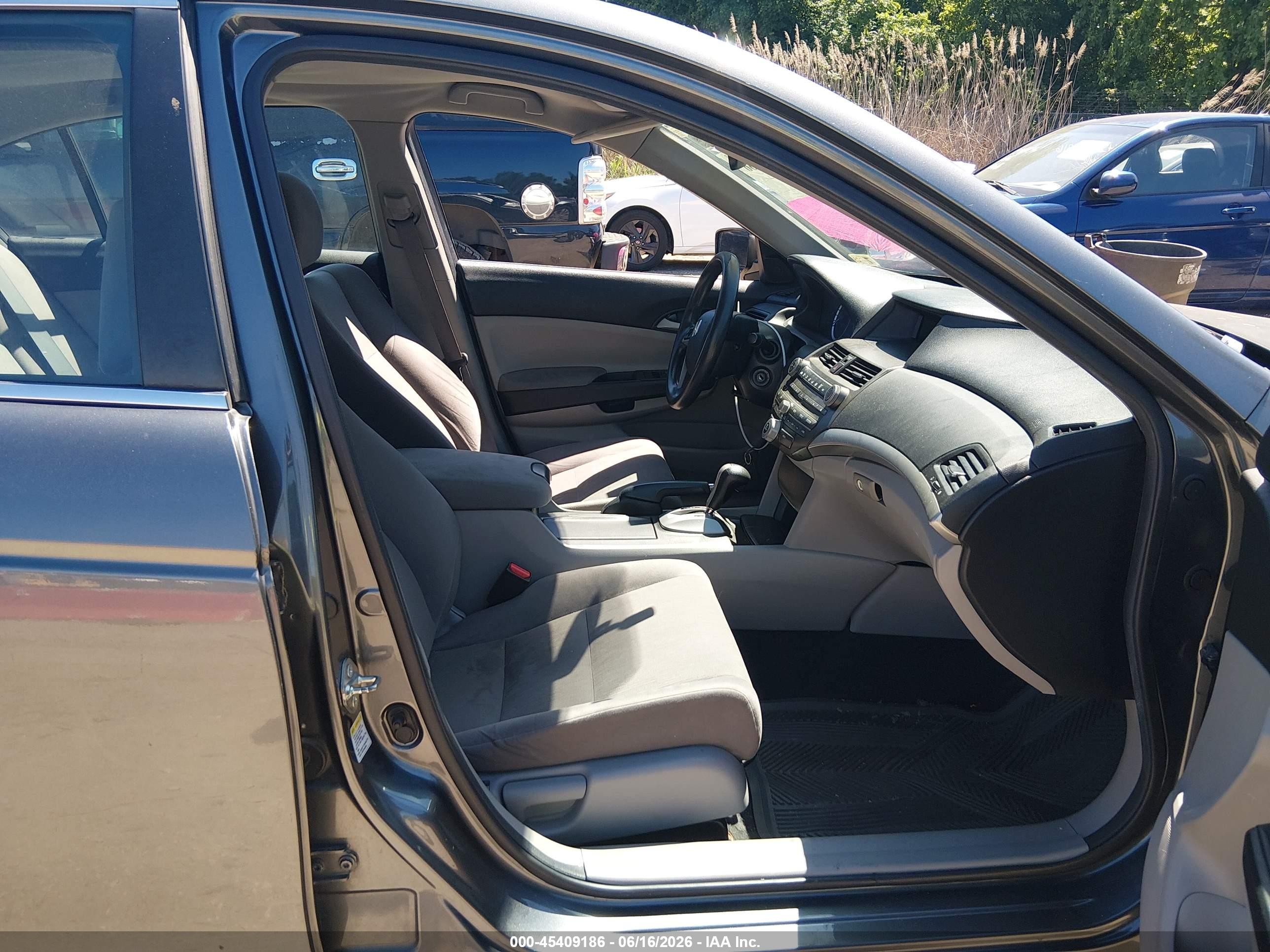 2012 Honda Accord 2.4 Lx Gray vin: 1HGCP2F32CA154005