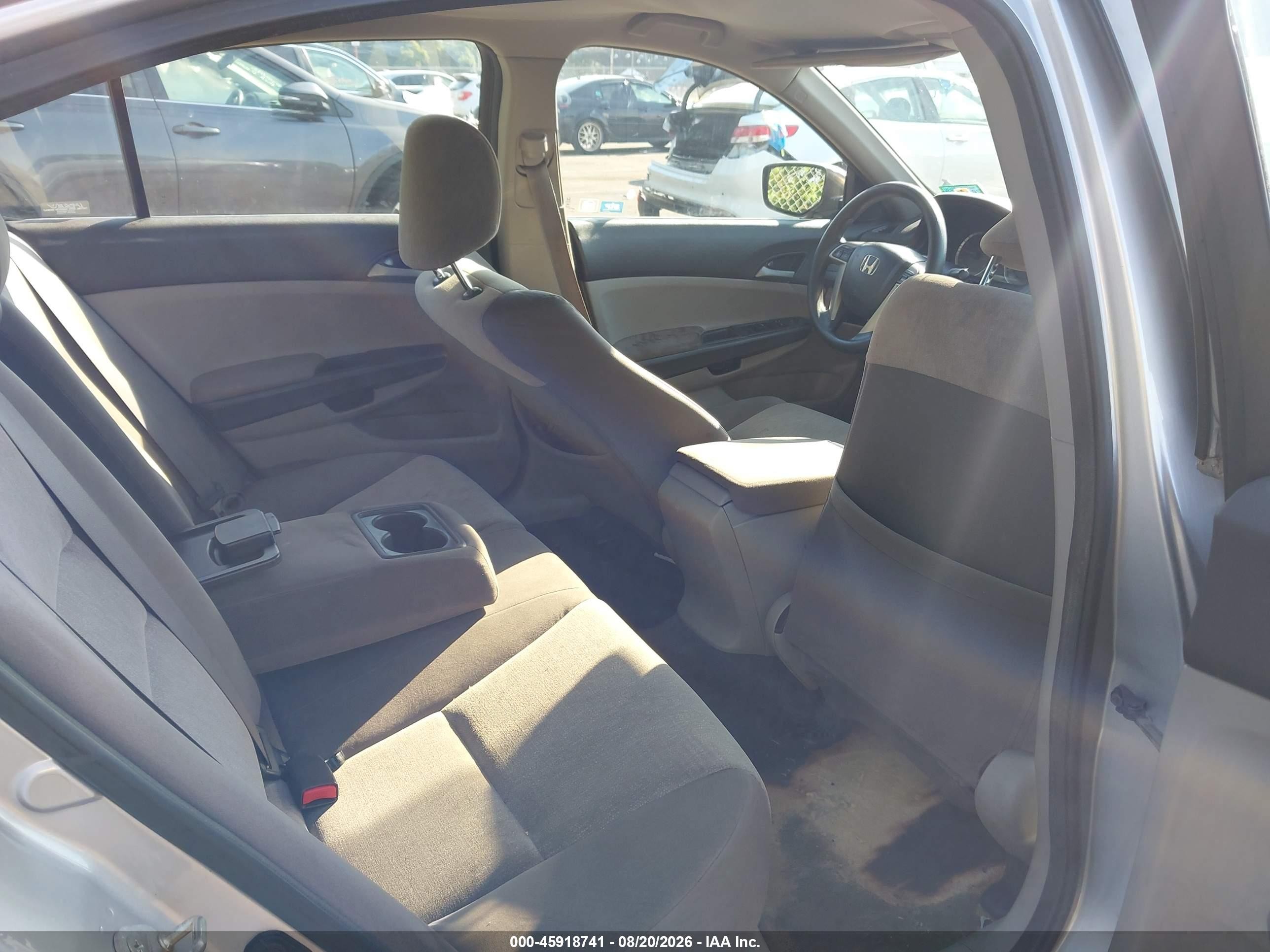2010 Honda Accord 2.4 Lx Silver vin: 1HGCP2F33AA102461