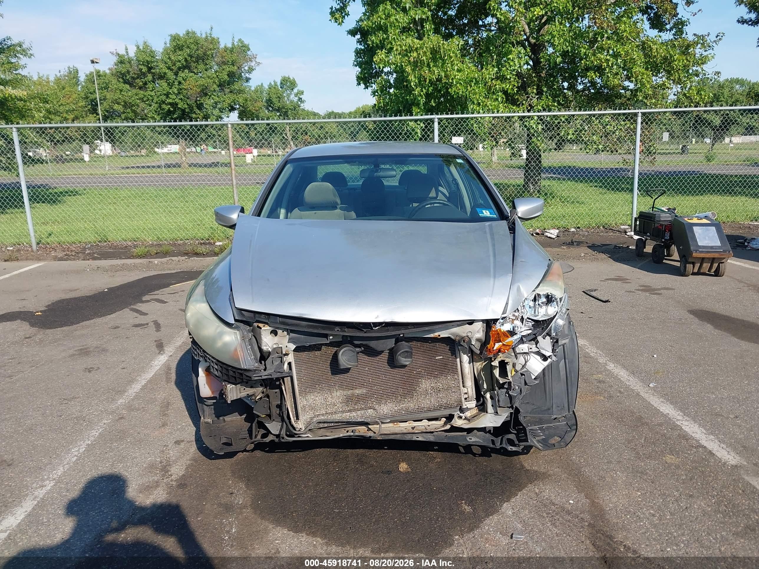 2010 Honda Accord 2.4 Lx Silver vin: 1HGCP2F33AA102461