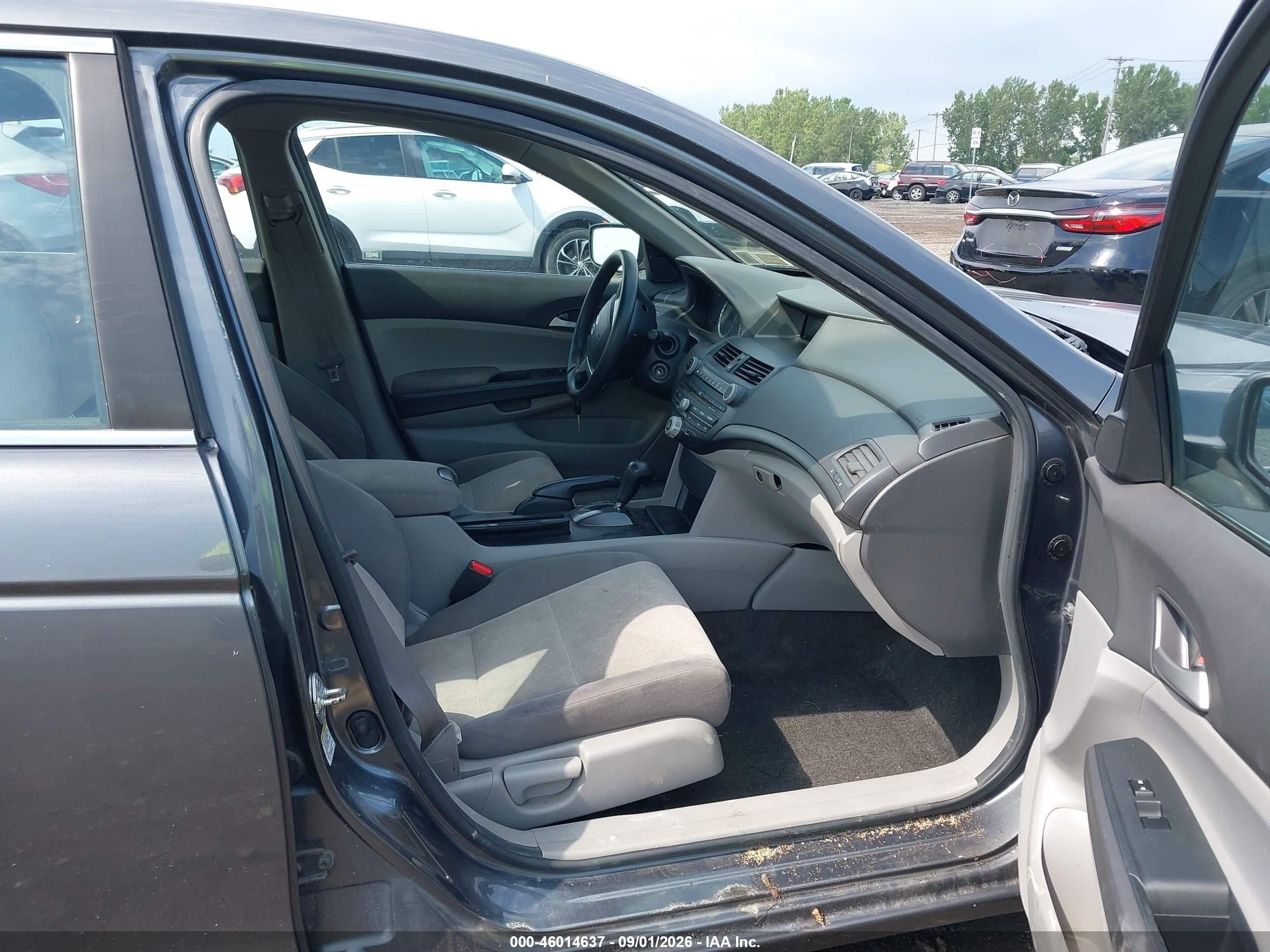 2010 Honda Accord 2.4 Lx Серый vin: 1HGCP2F33AA131829