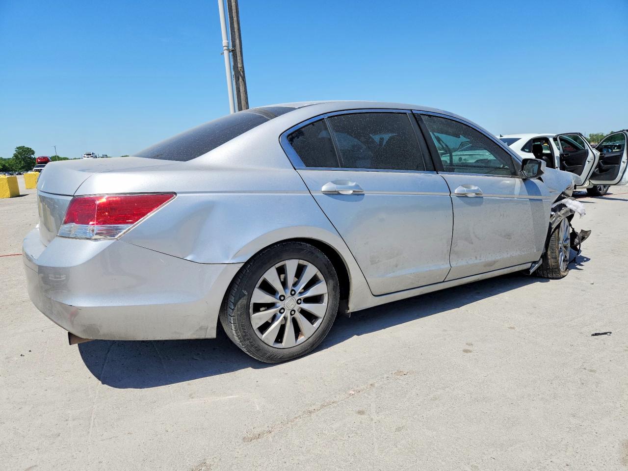 2010 Honda Accord Lx Silver vin: 1HGCP2F33AA185826