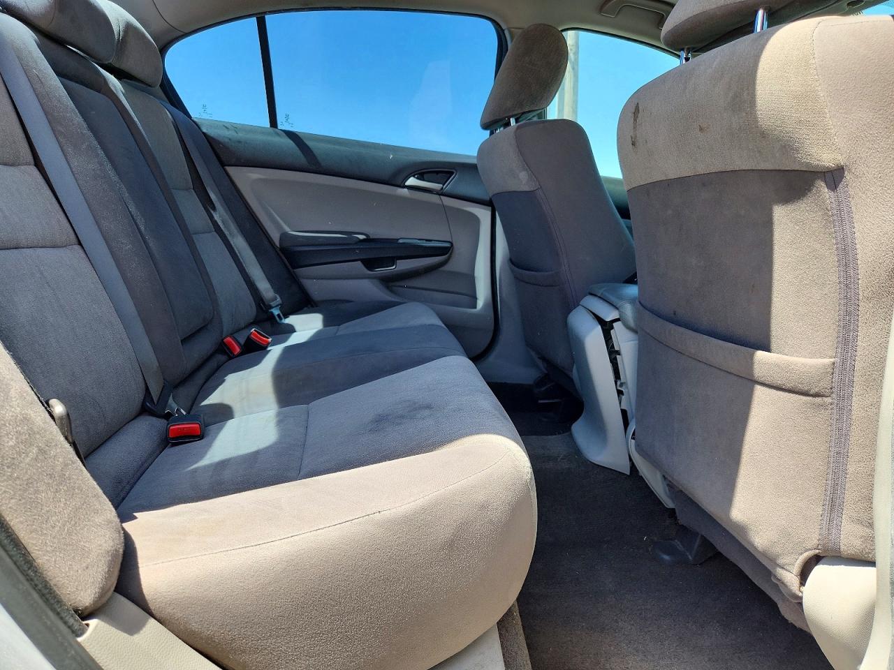 2010 Honda Accord Lx Silver vin: 1HGCP2F33AA185826