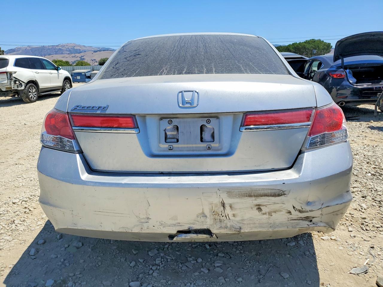 2011 Honda Accord Lx Silver vin: 1HGCP2F33BA006833