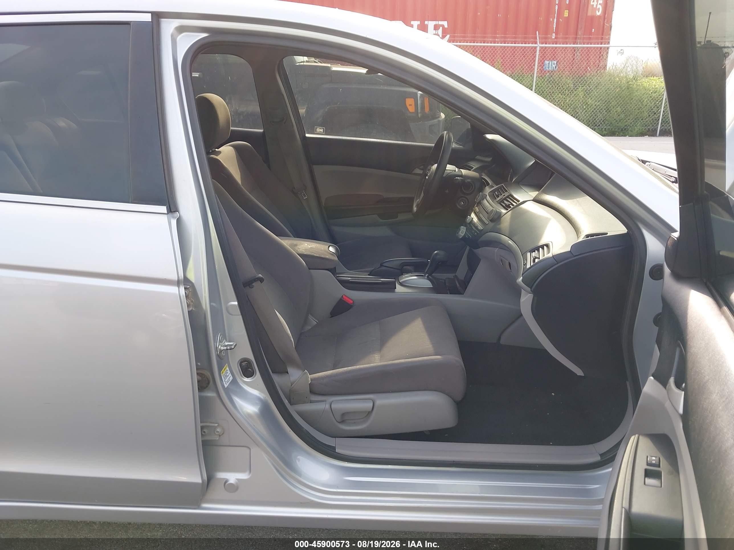 2011 Honda Accord 2.4 Lx Silver vin: 1HGCP2F33BA024717