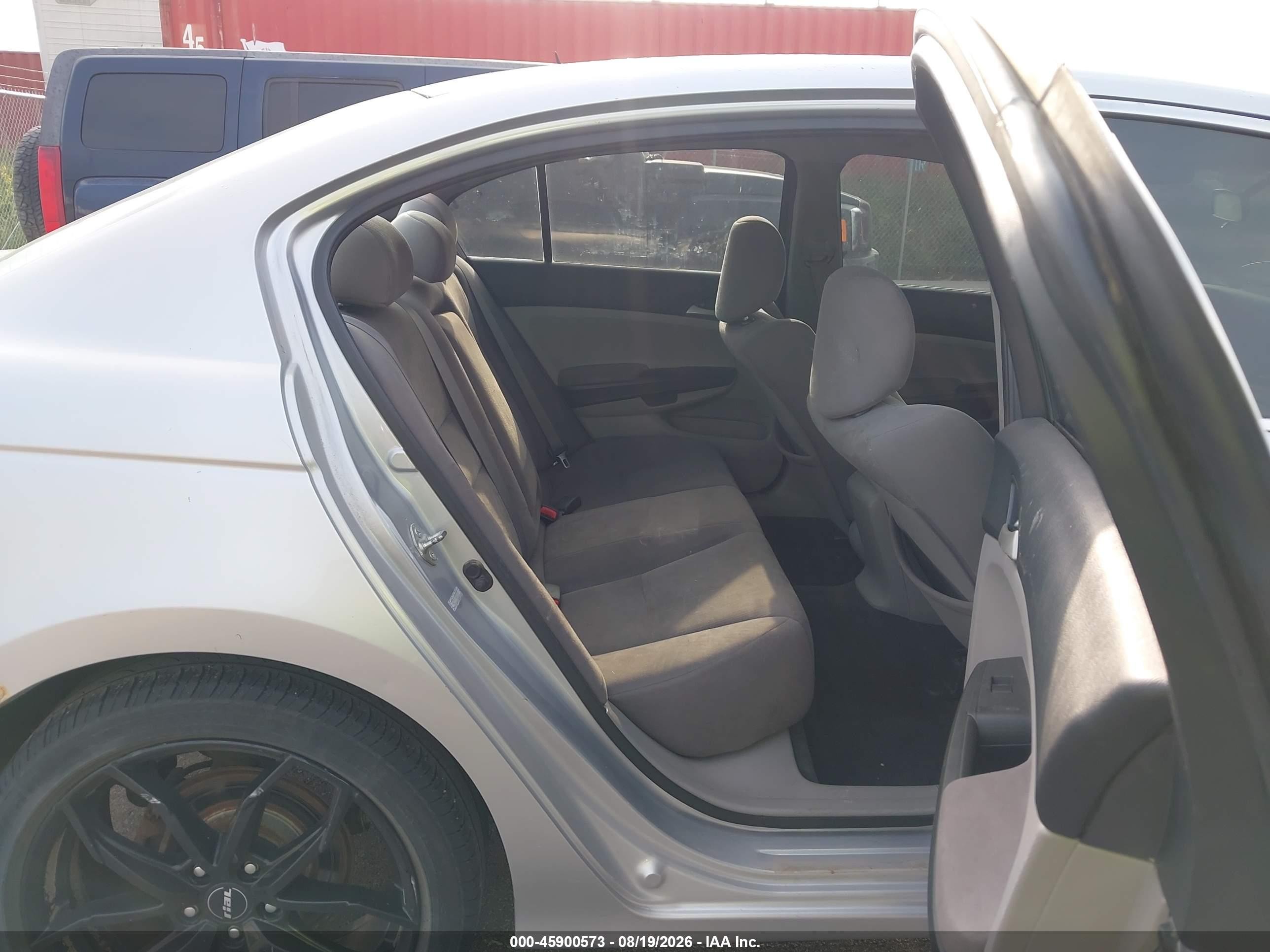 2011 Honda Accord 2.4 Lx Silver vin: 1HGCP2F33BA024717
