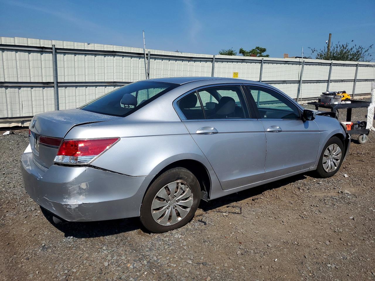 2011 Honda Accord Lx Silver vin: 1HGCP2F33BA037614