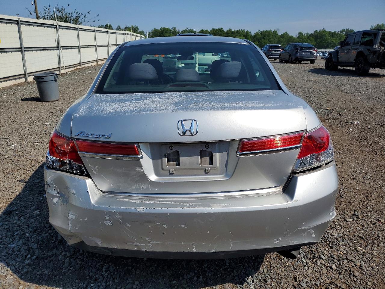 2011 Honda Accord Lx Silver vin: 1HGCP2F33BA037614