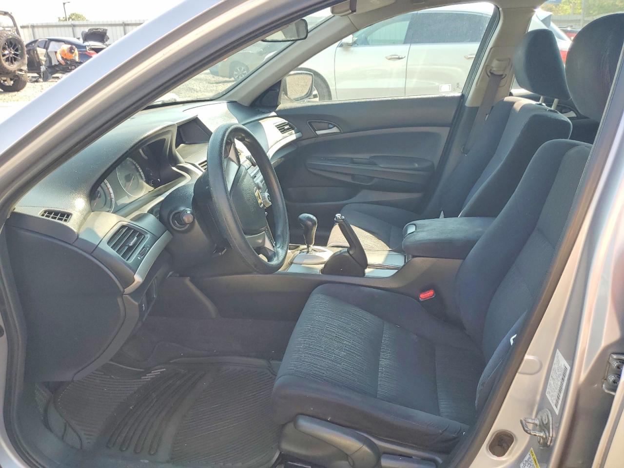2011 Honda Accord Lx Silver vin: 1HGCP2F33BA037614