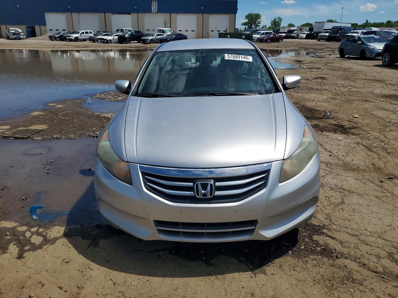 2011 Honda Accord Lx Silver vin: 1HGCP2F33BA106575