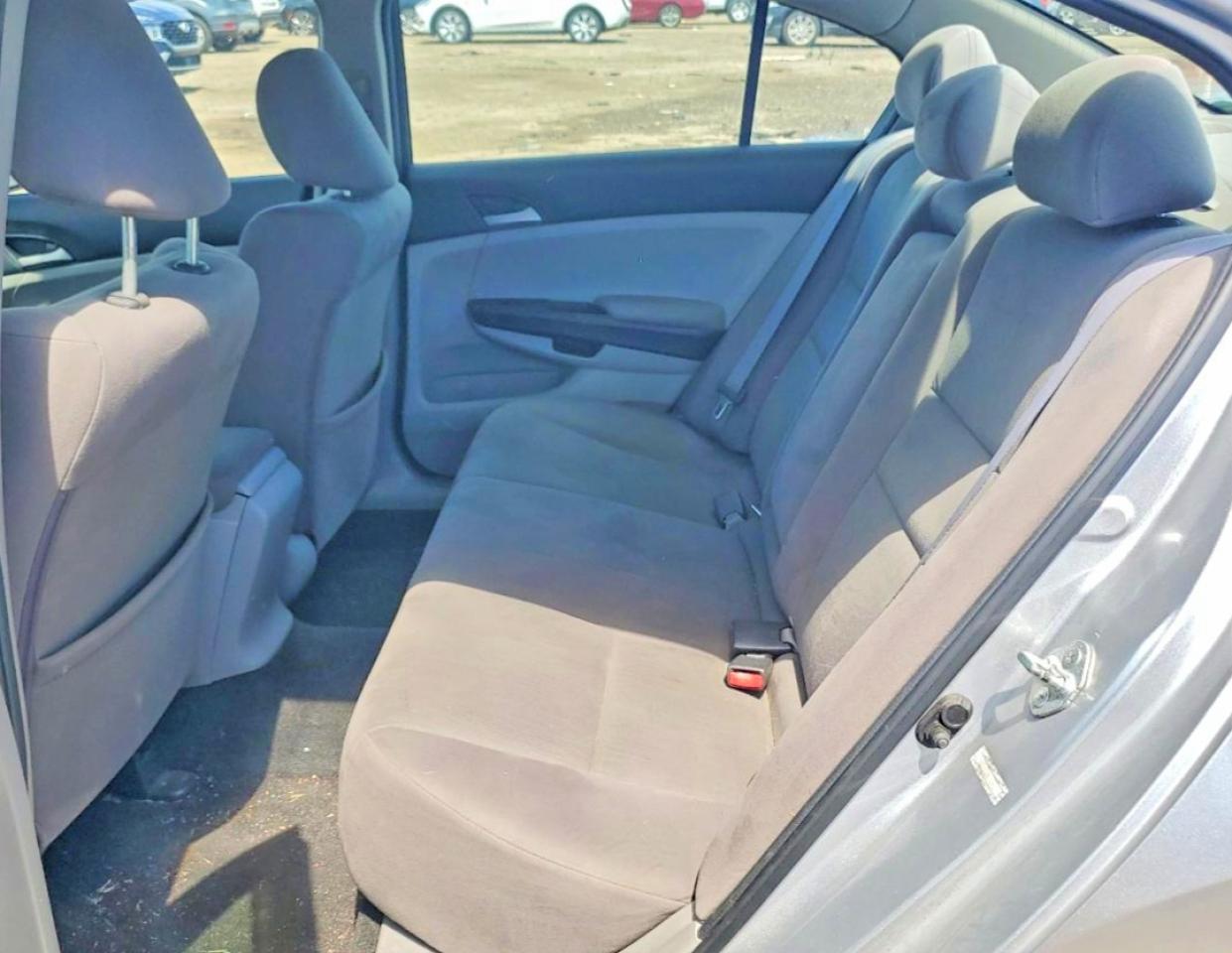 2011 Honda Accord Lx Silver vin: 1HGCP2F33BA106575
