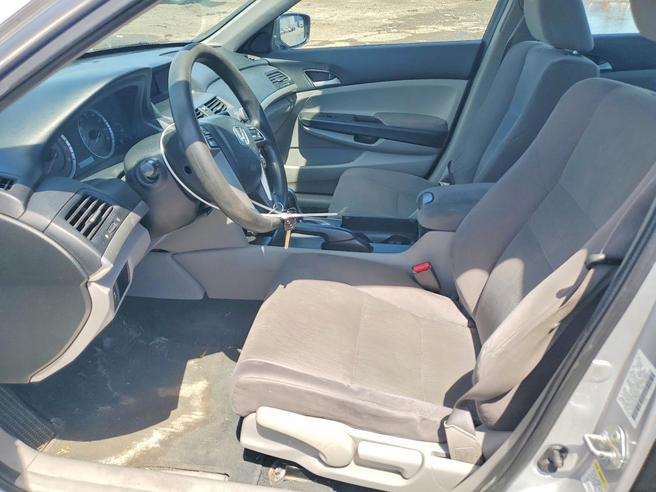 2011 Honda Accord Lx Silver vin: 1HGCP2F33BA106575