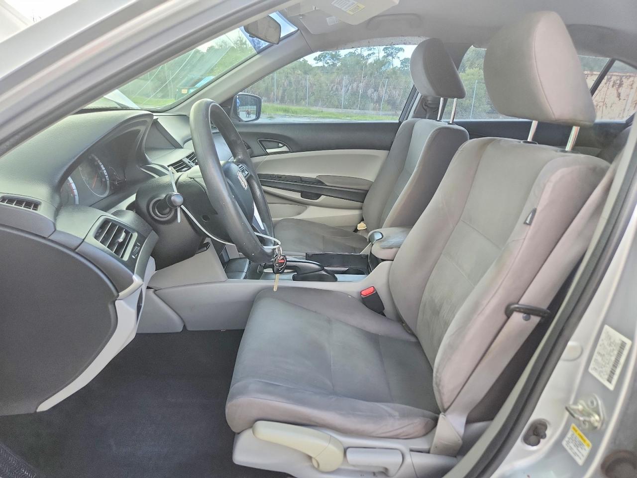 2012 Honda Accord Lx Серебряный vin: 1HGCP2F33CA215426
