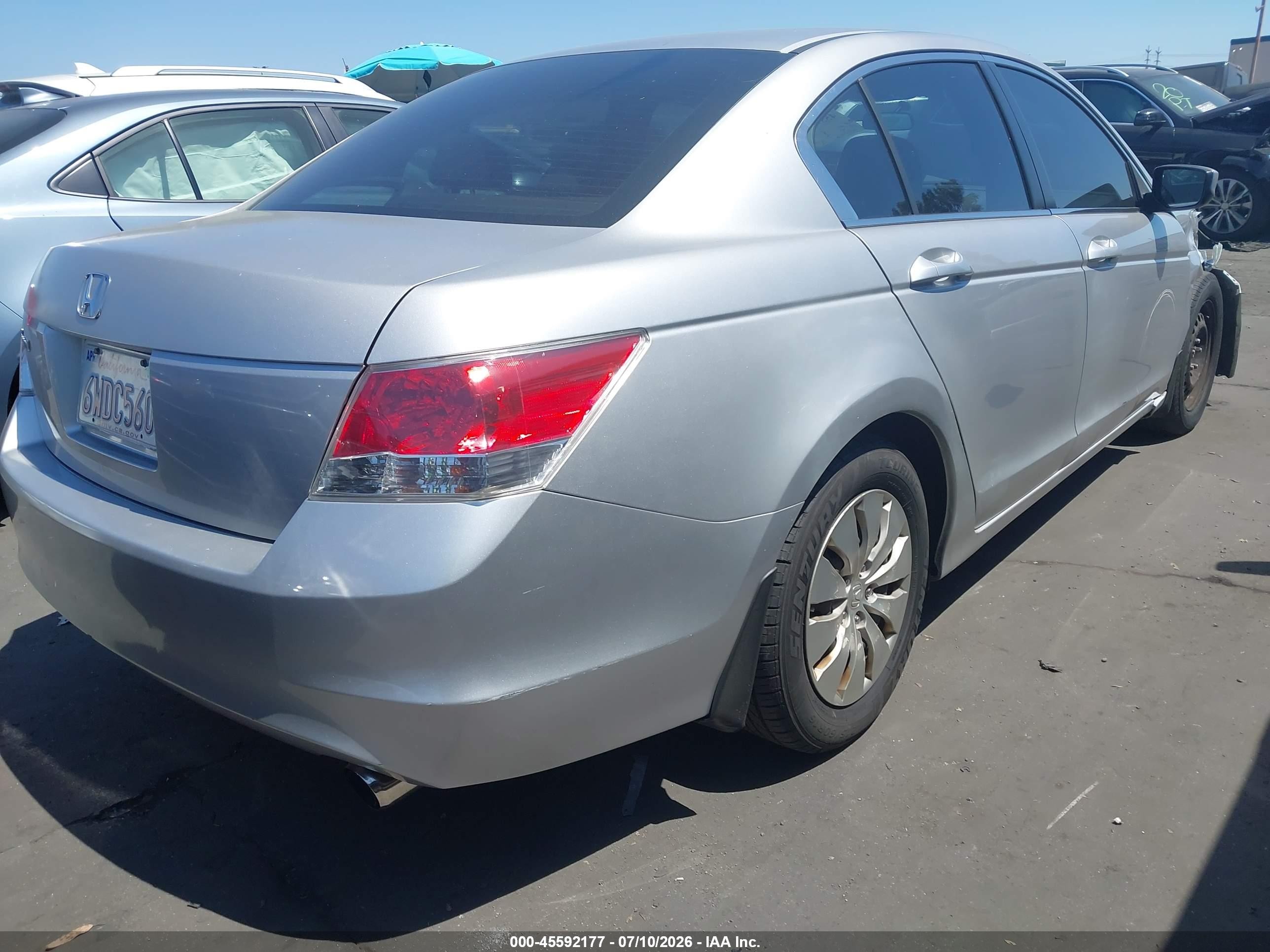 2010 Honda Accord 2.4 Lx Silver vin: 1HGCP2F34AA069938
