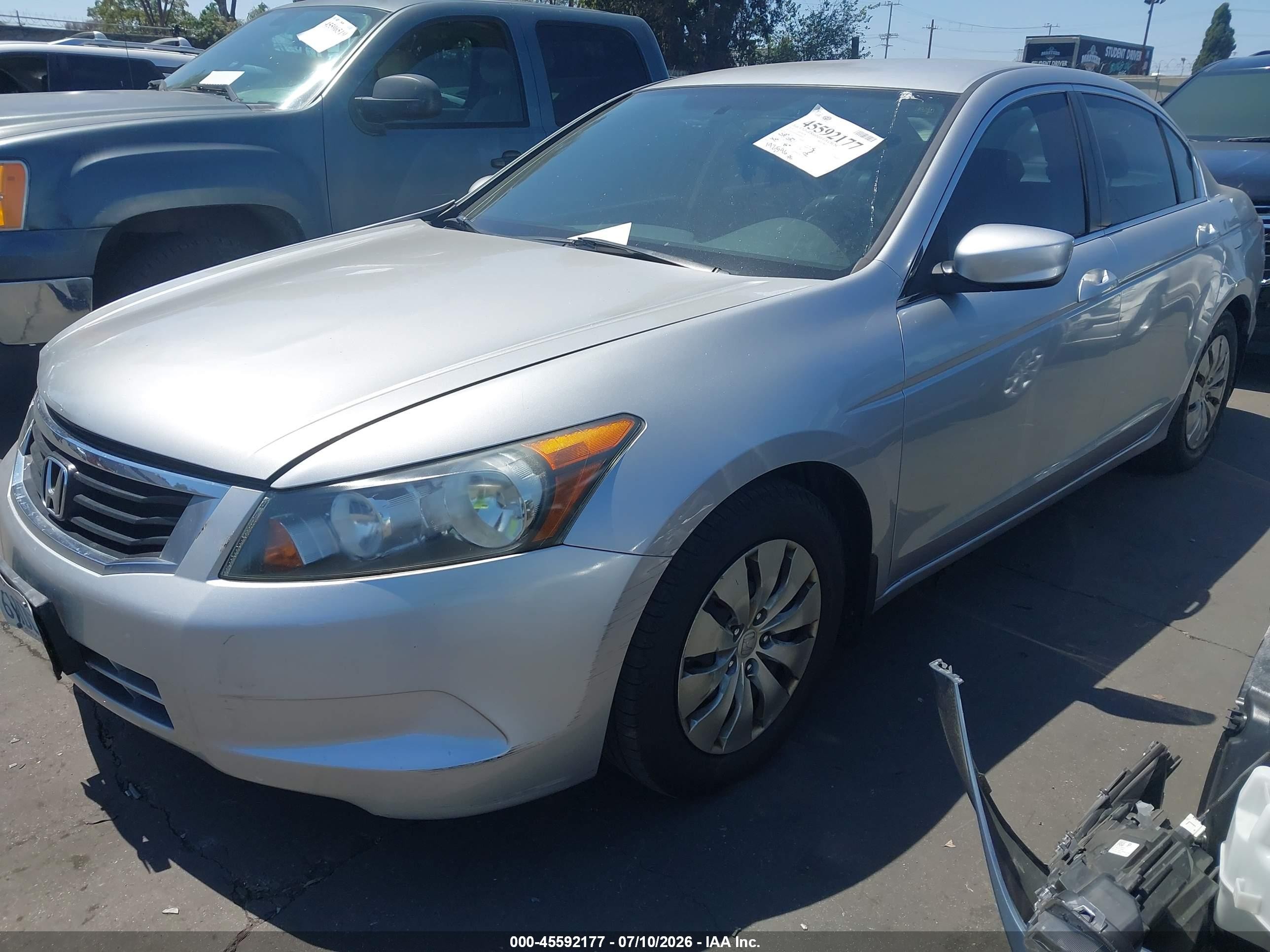 2010 Honda Accord 2.4 Lx Silver vin: 1HGCP2F34AA069938