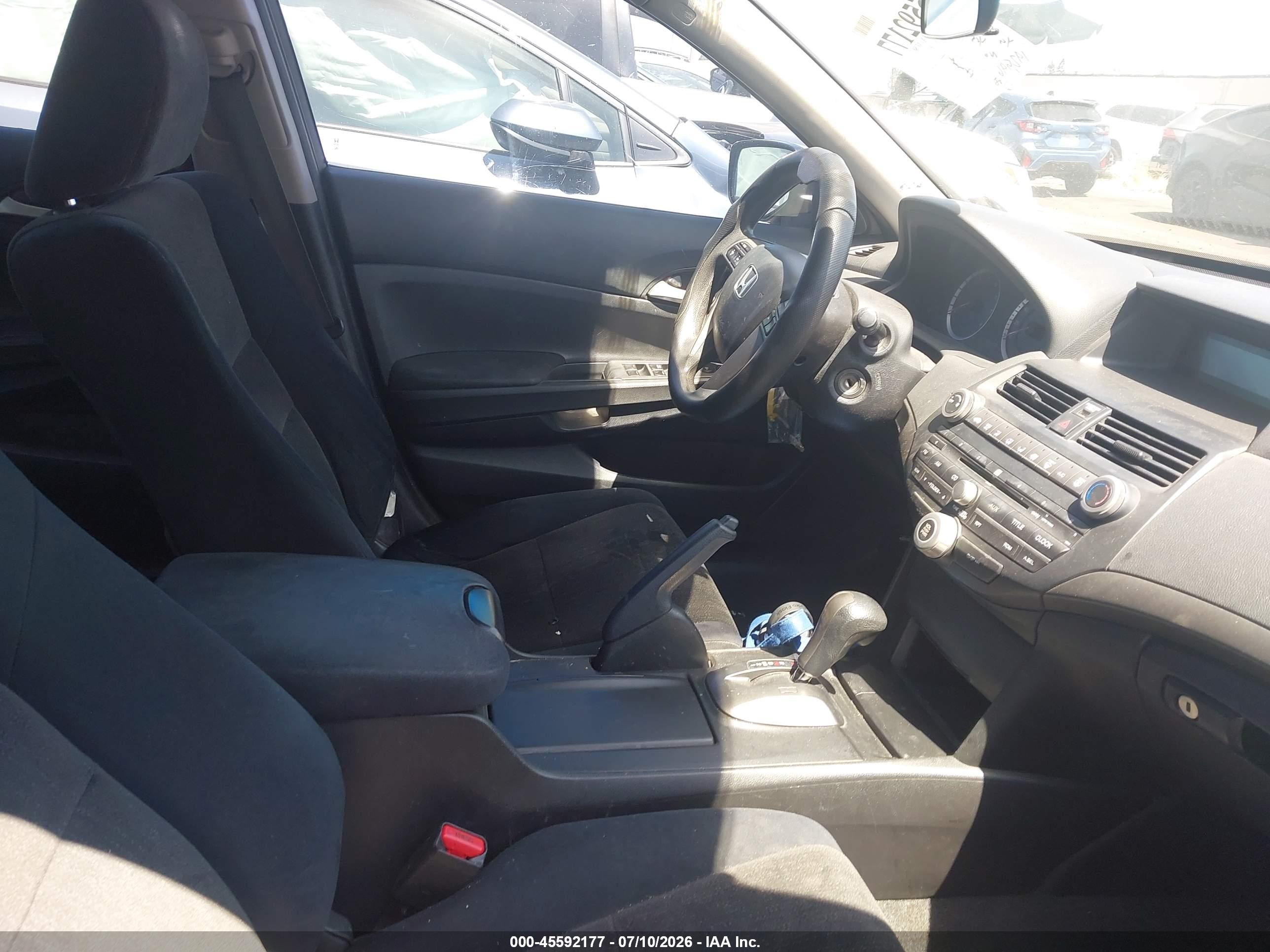 2010 Honda Accord 2.4 Lx Silver vin: 1HGCP2F34AA069938