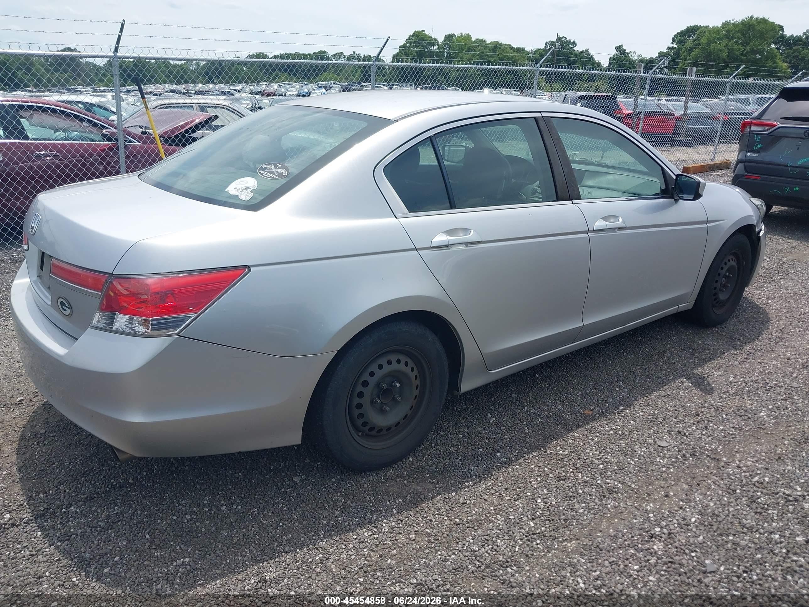 2011 Honda Accord 2.4 Lx Серебряный vin: 1HGCP2F34BA049979