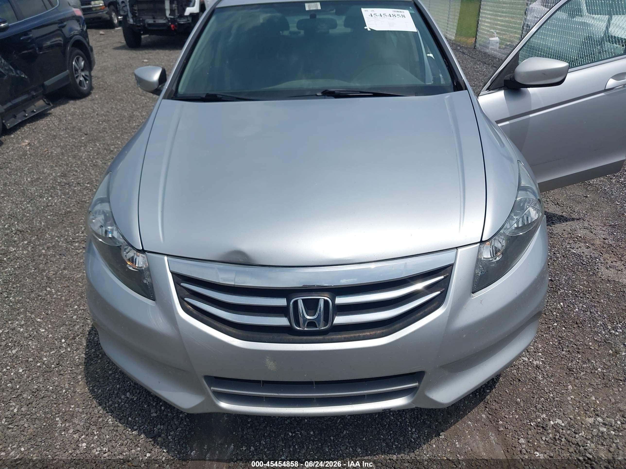 2011 Honda Accord 2.4 Lx Серебряный vin: 1HGCP2F34BA049979