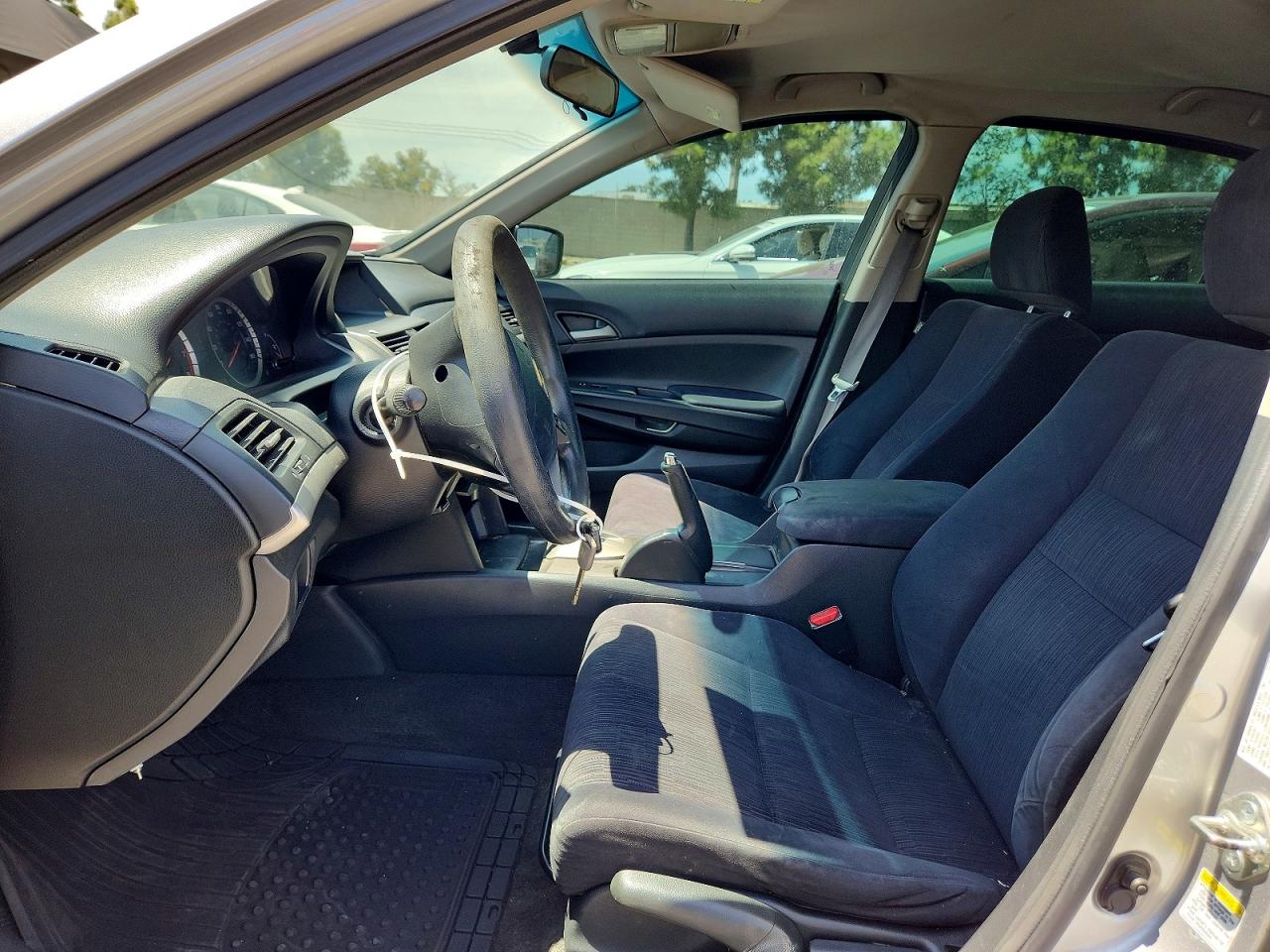 2011 Honda Accord Lx Silver vin: 1HGCP2F34BA054891