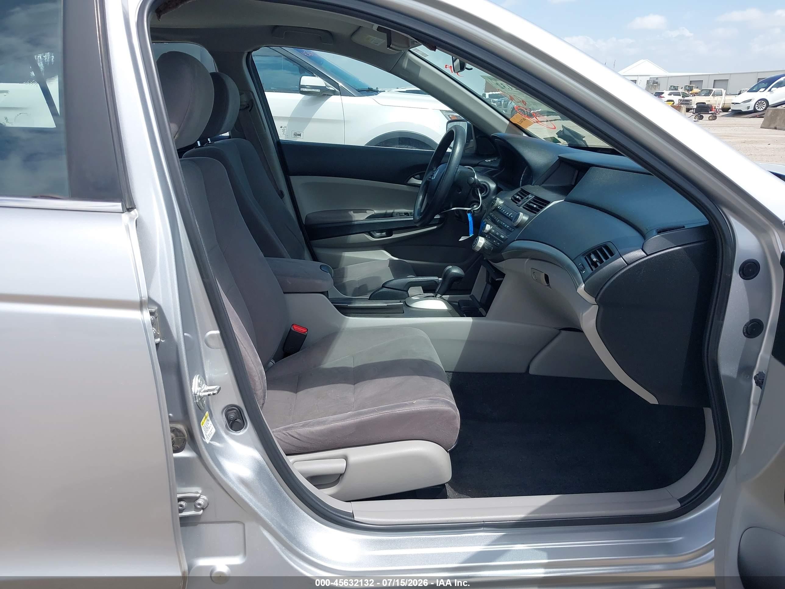 2011 Honda Accord 2.4 Lx Silver vin: 1HGCP2F34BA066006