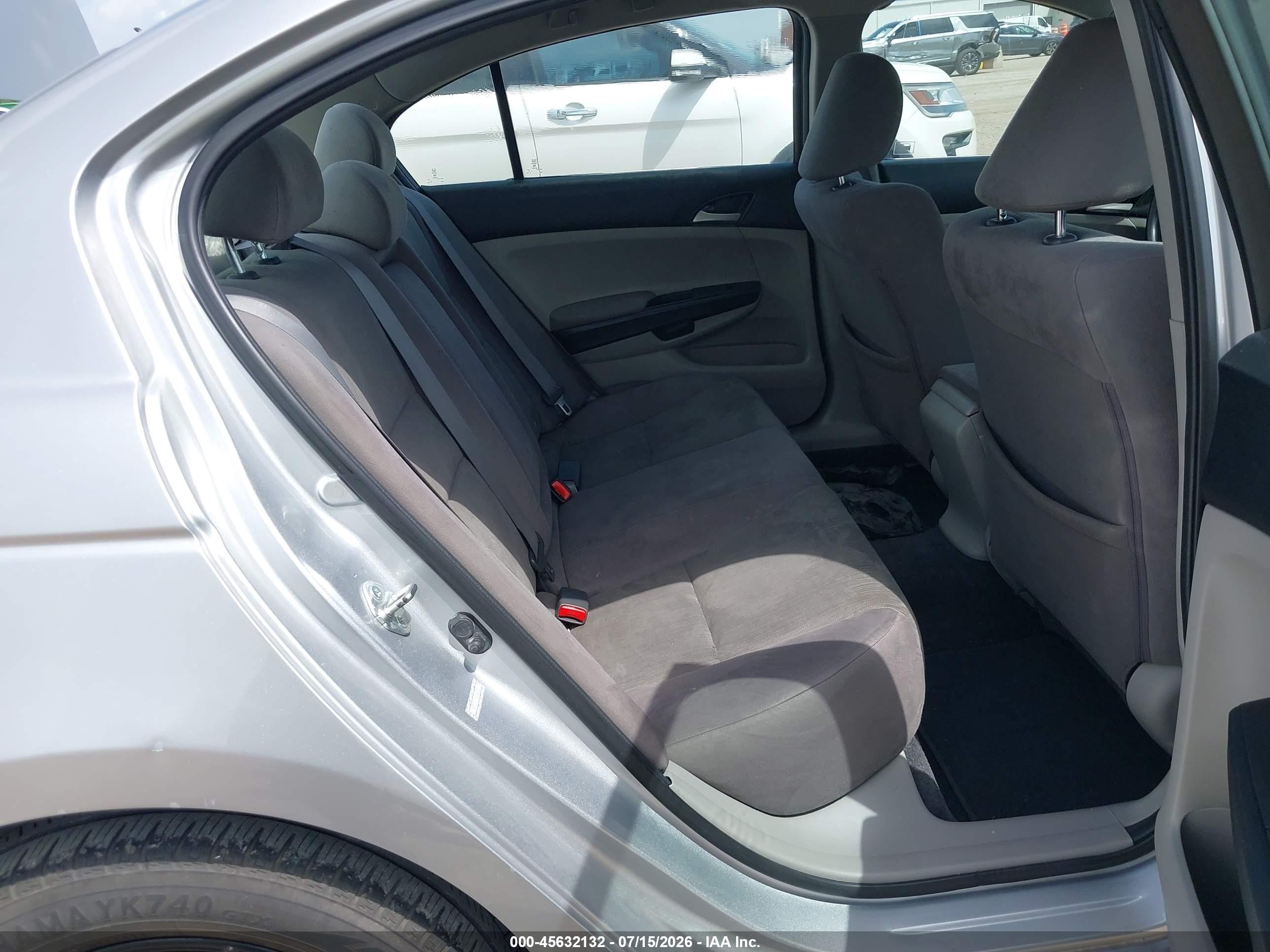 2011 Honda Accord 2.4 Lx Silver vin: 1HGCP2F34BA066006