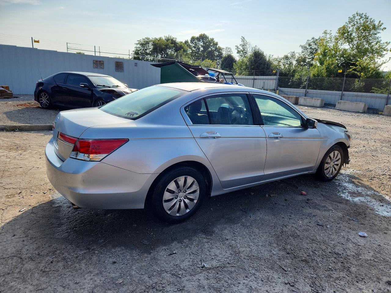 2011 Honda Accord Lx Silver vin: 1HGCP2F34BA095960