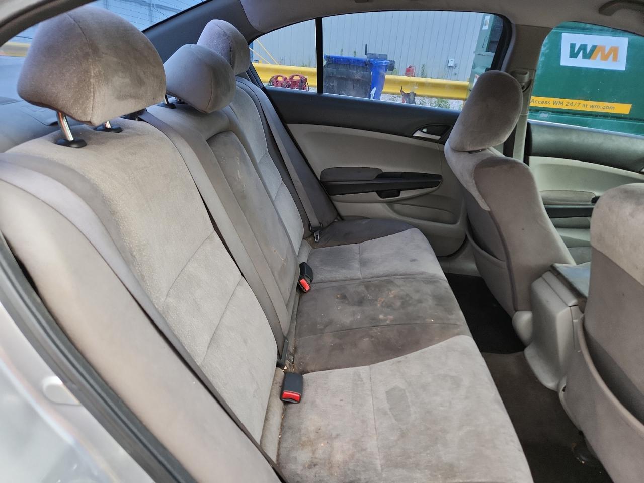 2010 Honda Accord Lx Серебряный vin: 1HGCP2F35AA065834
