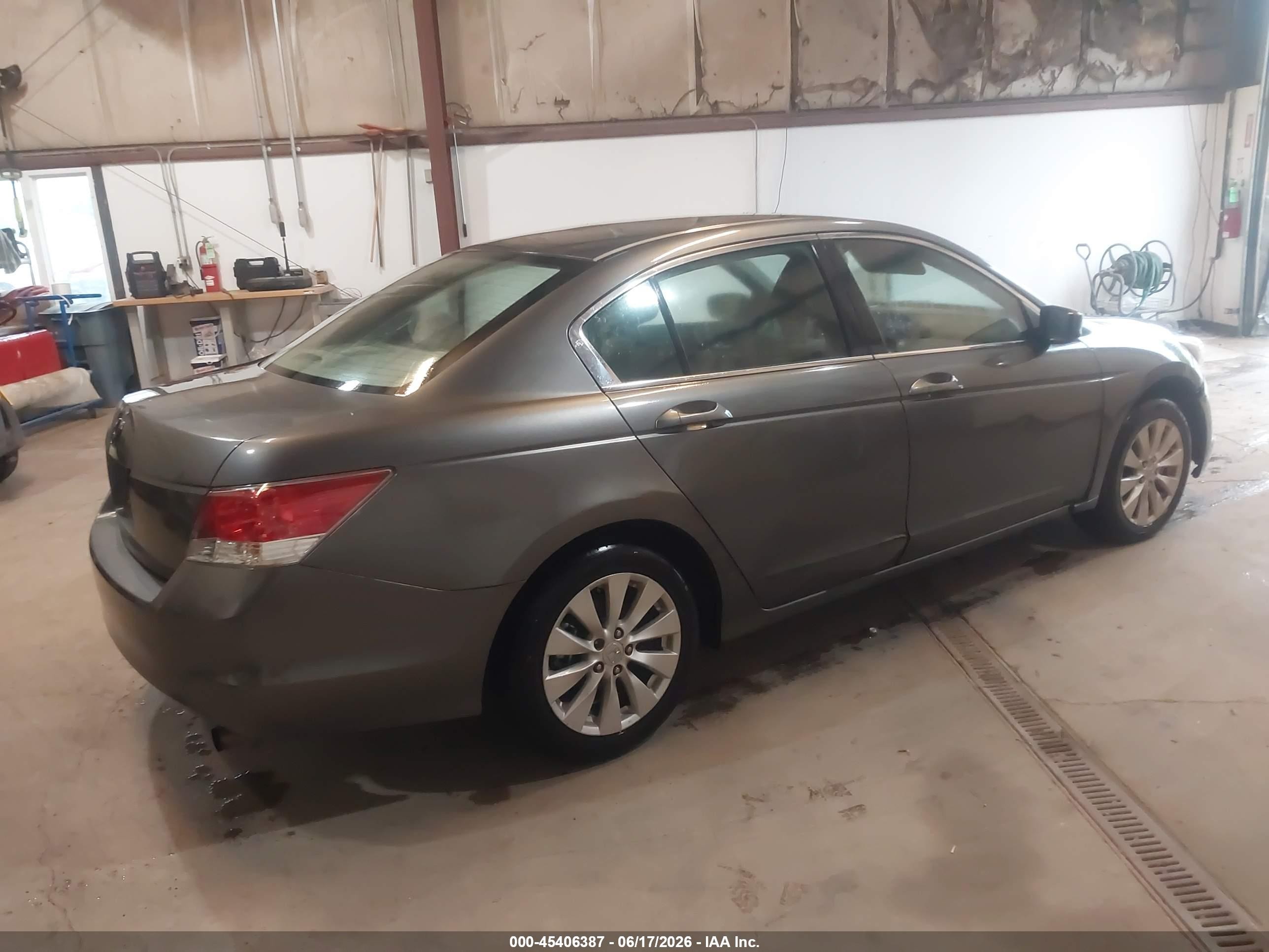 2010 Honda Accord 2.4 Lx Серый vin: 1HGCP2F35AA073822