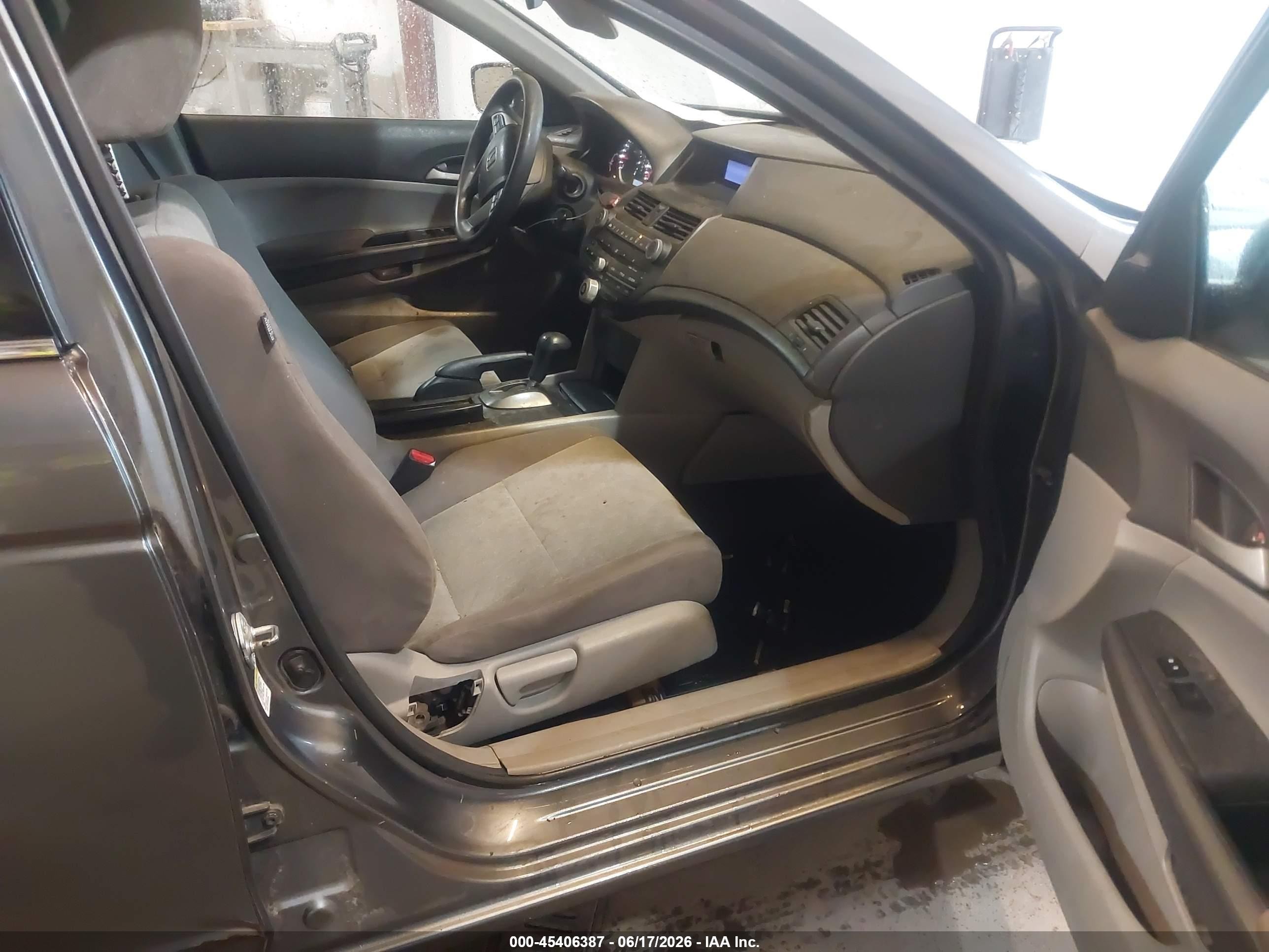 2010 Honda Accord 2.4 Lx Серый vin: 1HGCP2F35AA073822