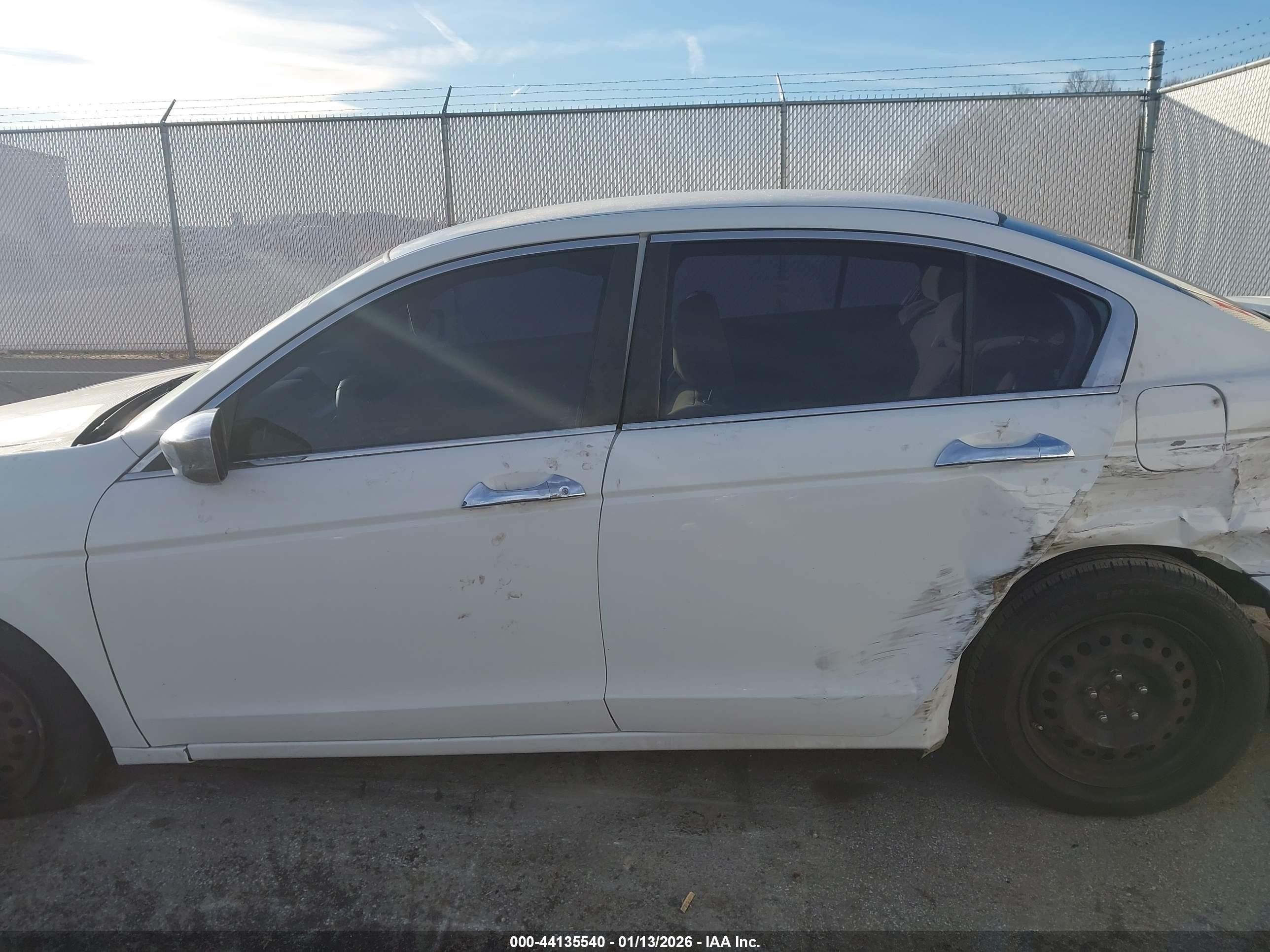 2010 Honda Accord 2.4 Lx White vin: 1HGCP2F35AA125255