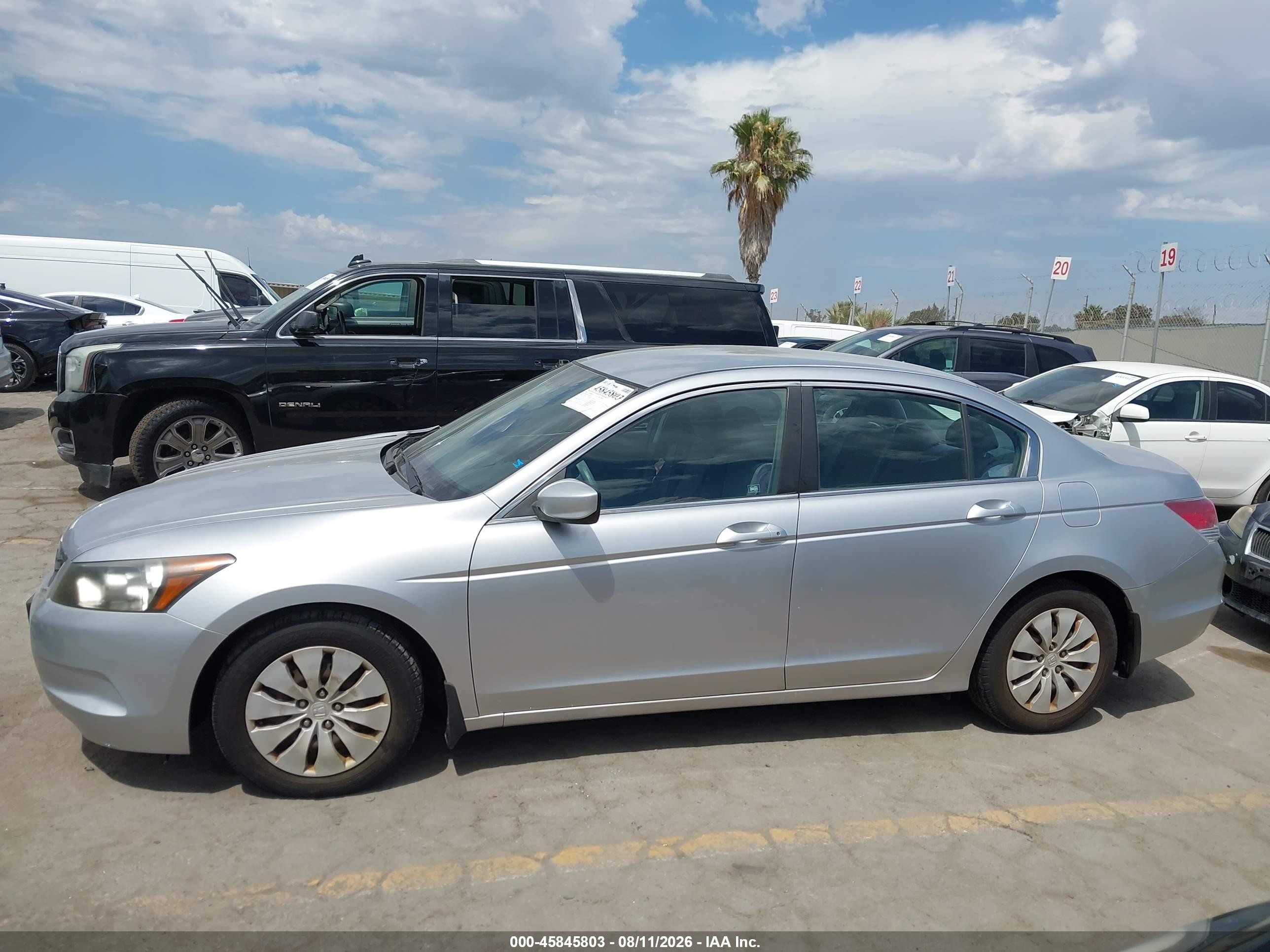 2010 Honda Accord 2.4 Lx Silver vin: 1HGCP2F35AA139317