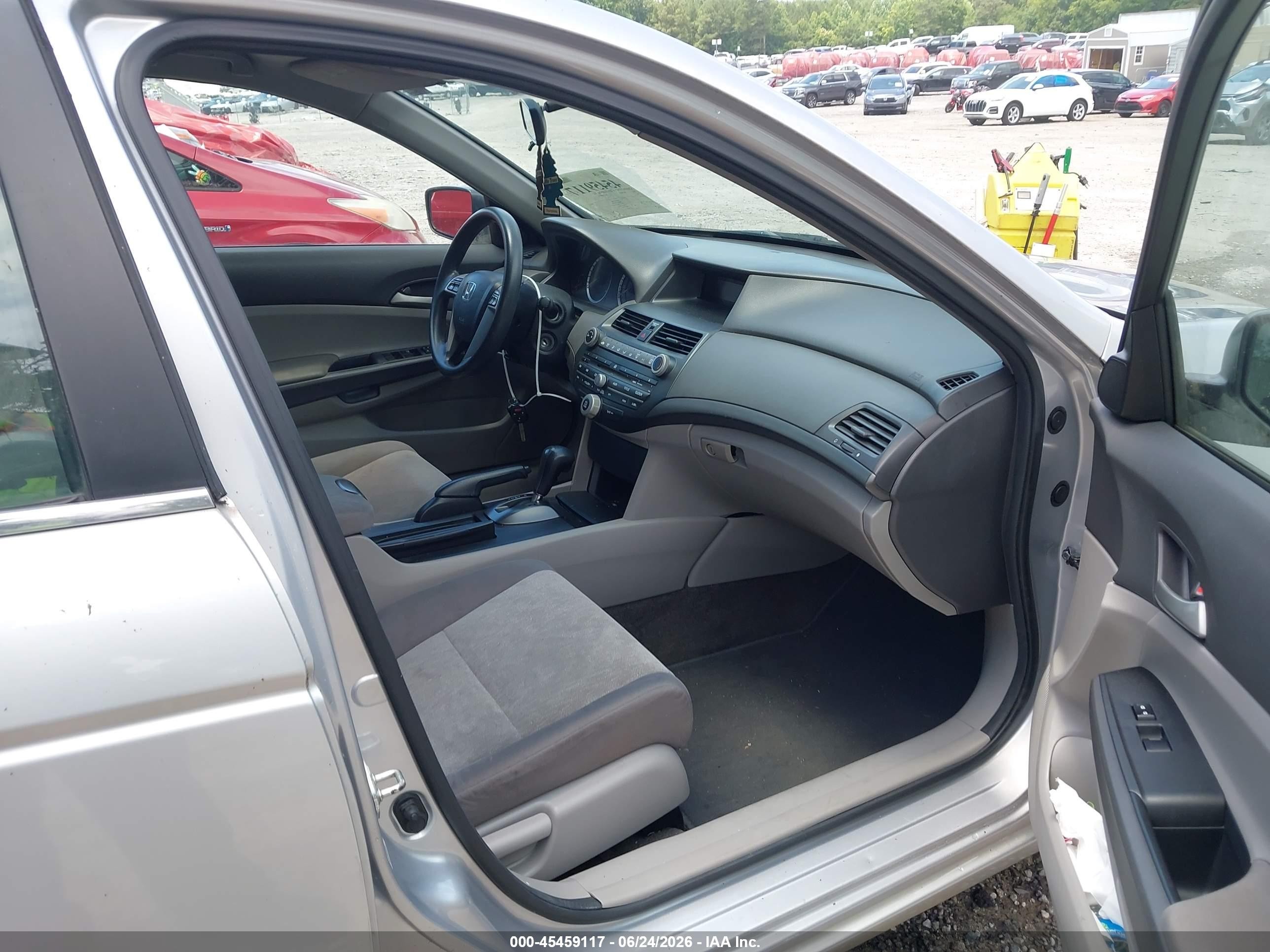 2010 Honda Accord 2.4 Lx Silver vin: 1HGCP2F35AA177405