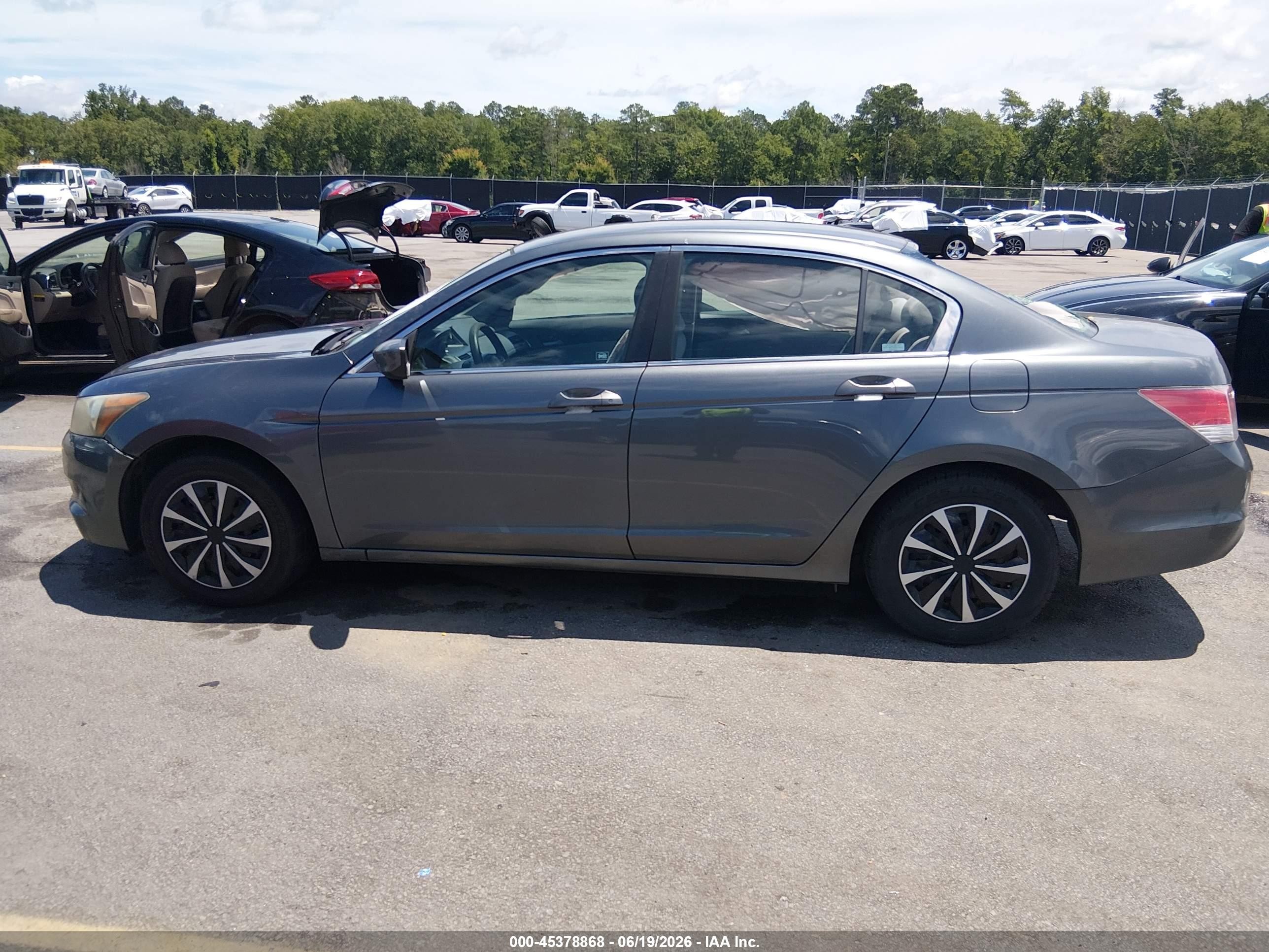2010 Honda Accord 2.4 Lx Silver vin: 1HGCP2F35AA182345