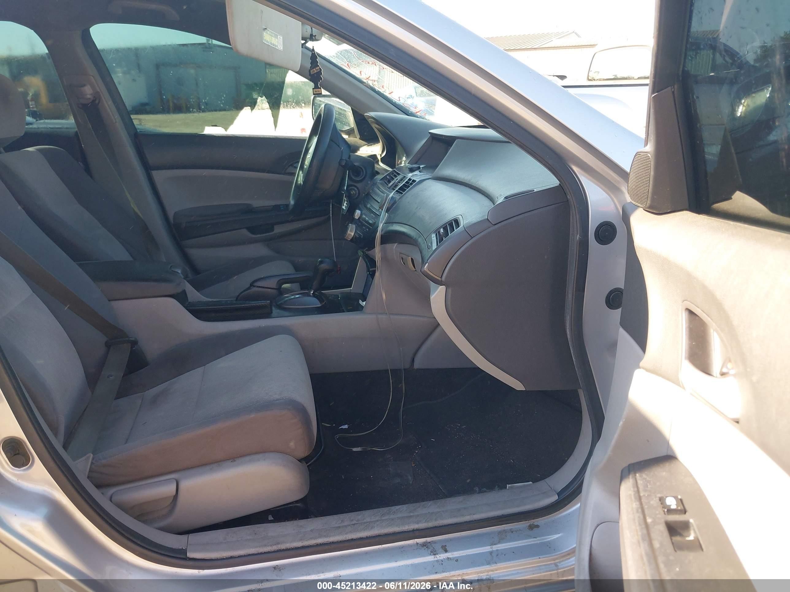 2010 Honda Accord 2.4 Lx Silver vin: 1HGCP2F35AA196309