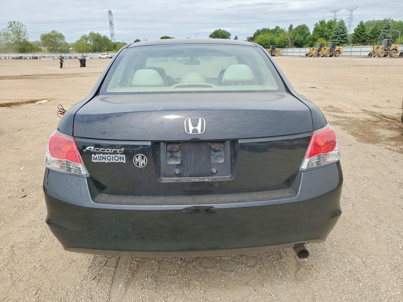 2010 Honda Accord Lx Черный vin: 1HGCP2F35AA197024