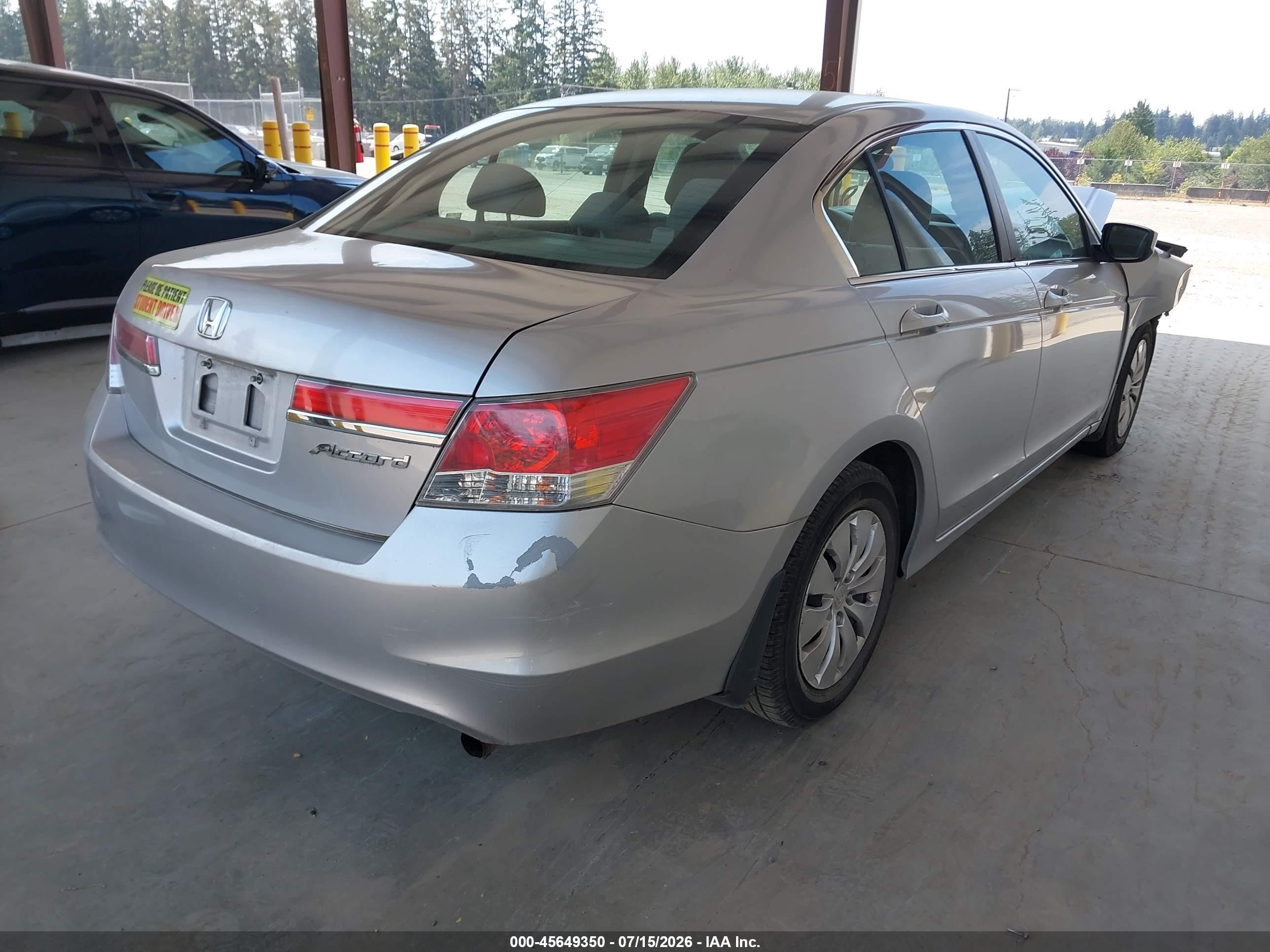 2011 Honda Accord 2.4 Lx Серебряный vin: 1HGCP2F35BA050106