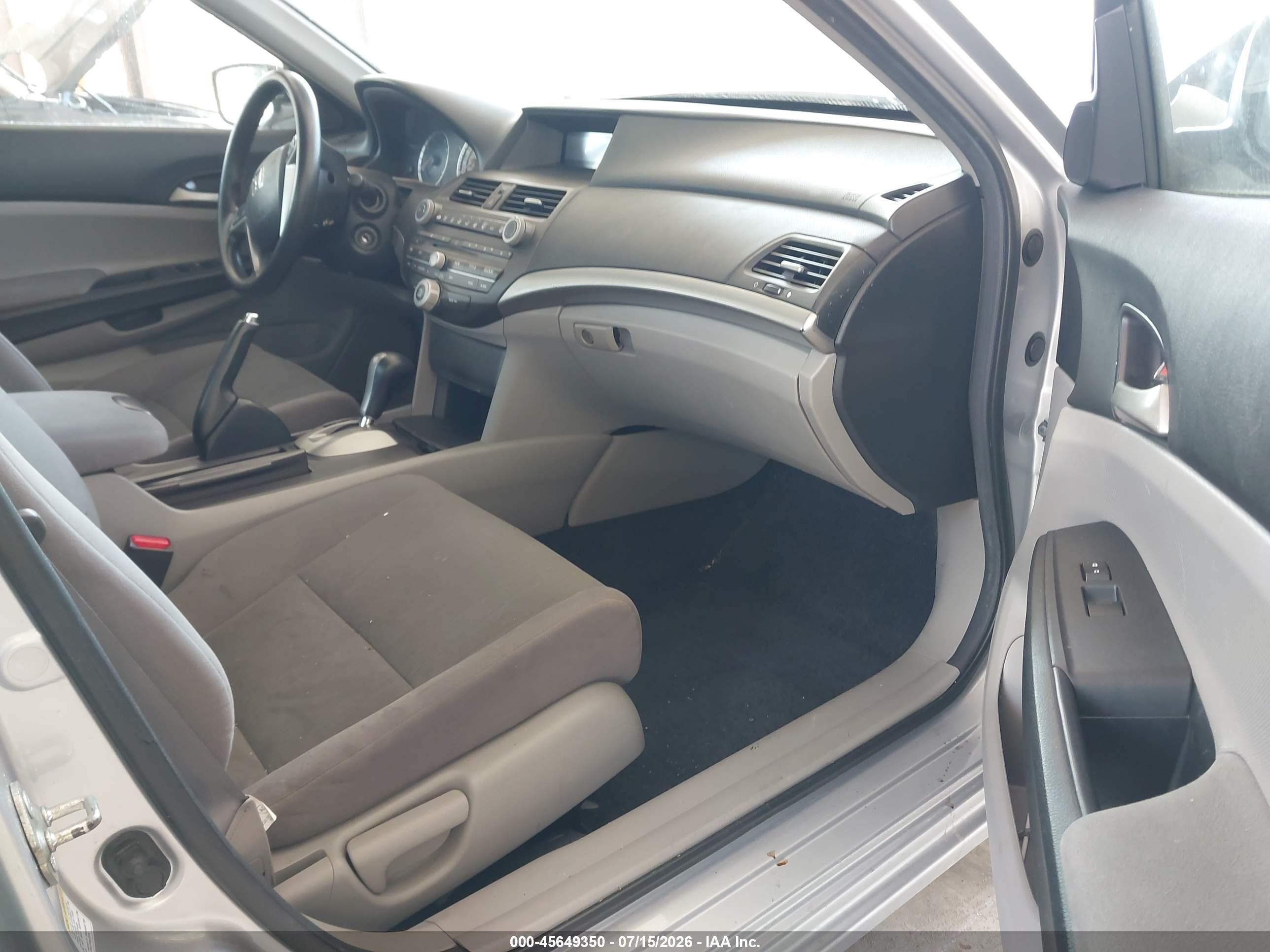 2011 Honda Accord 2.4 Lx Серебряный vin: 1HGCP2F35BA050106