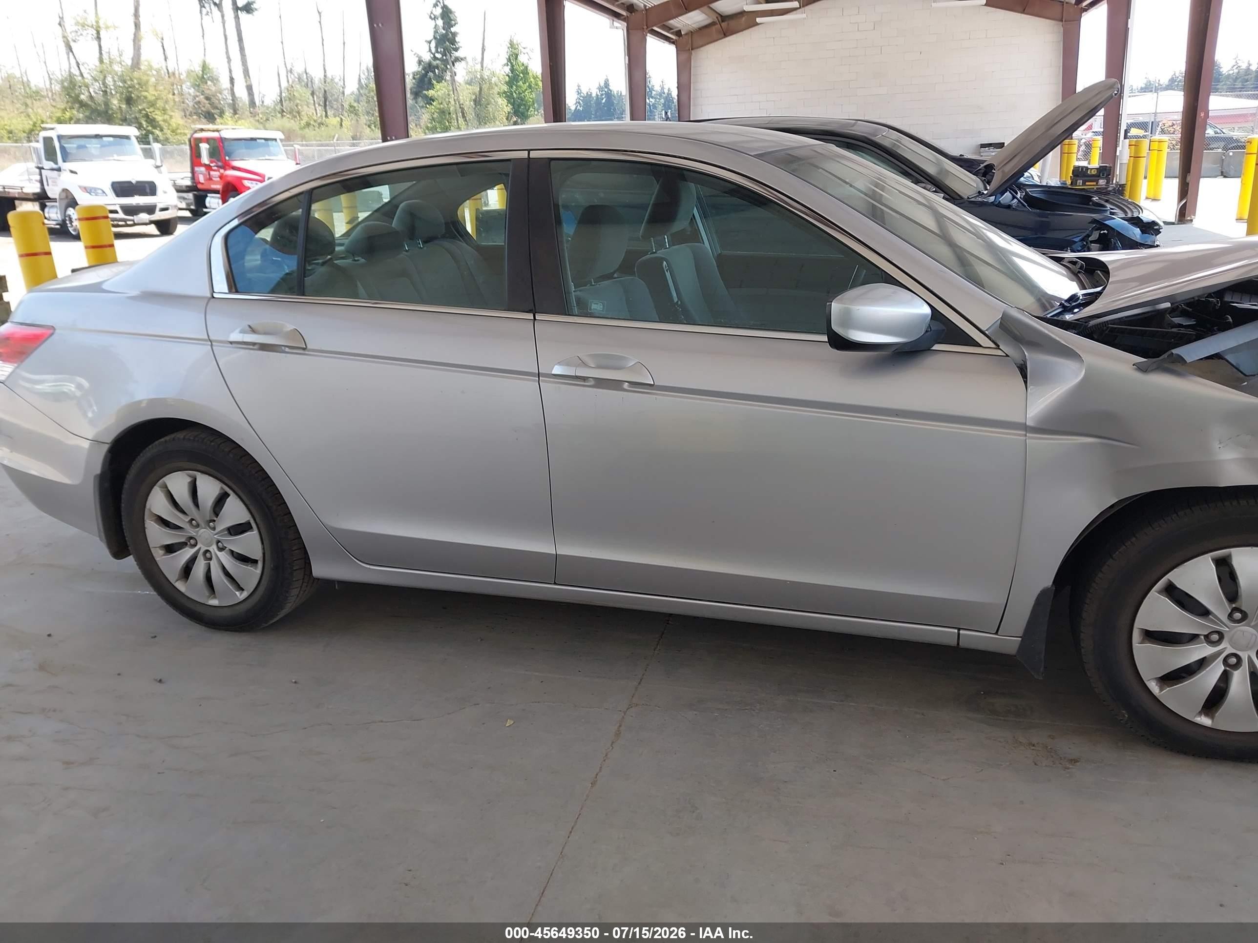 2011 Honda Accord 2.4 Lx Серебряный vin: 1HGCP2F35BA050106