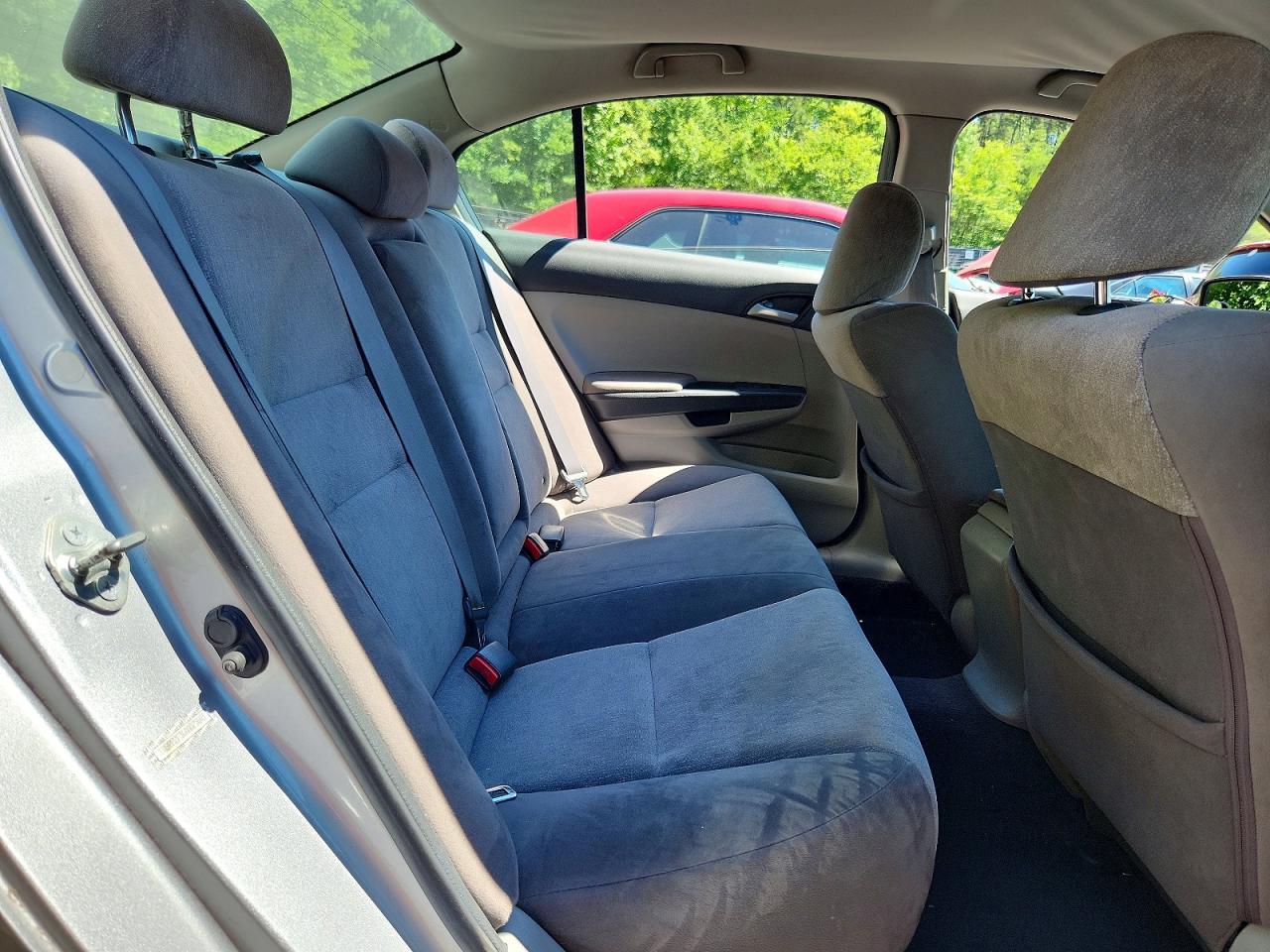 2010 Honda Accord Lx Silver vin: 1HGCP2F36AA025603