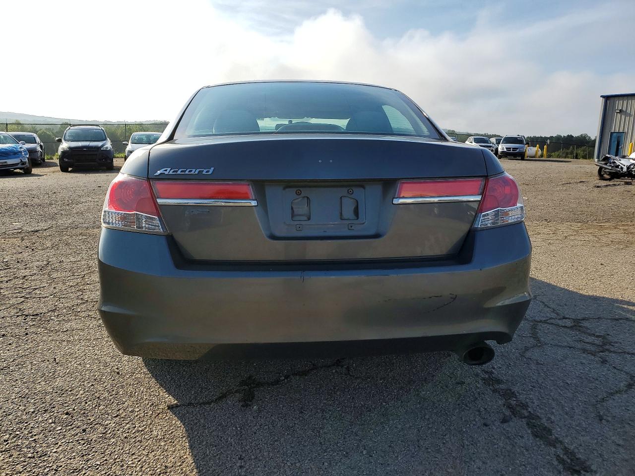 2011 Honda Accord Lx Gray vin: 1HGCP2F36BA010472