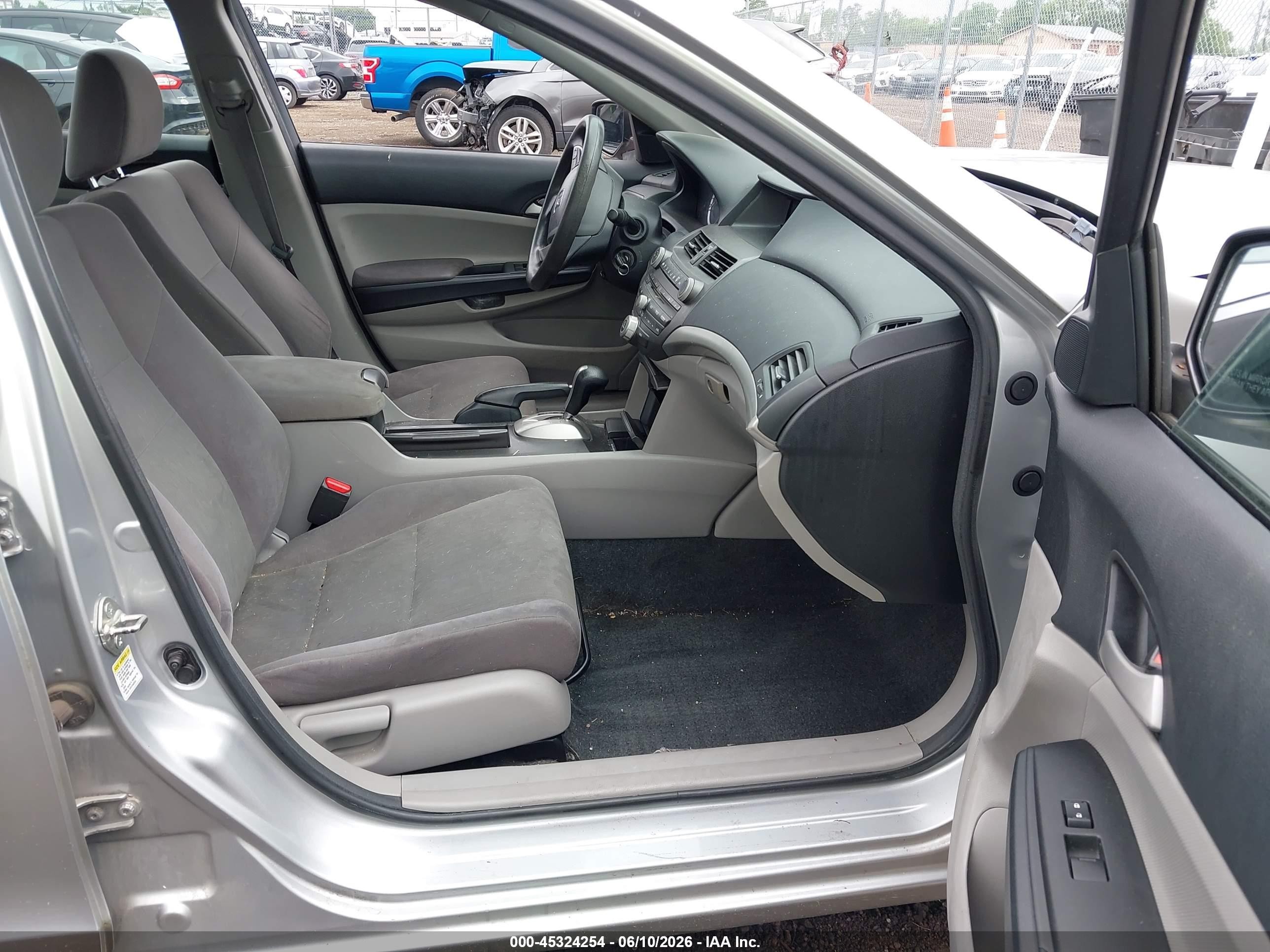 2012 Honda Accord 2.4 Lx Silver vin: 1HGCP2F36CA087621